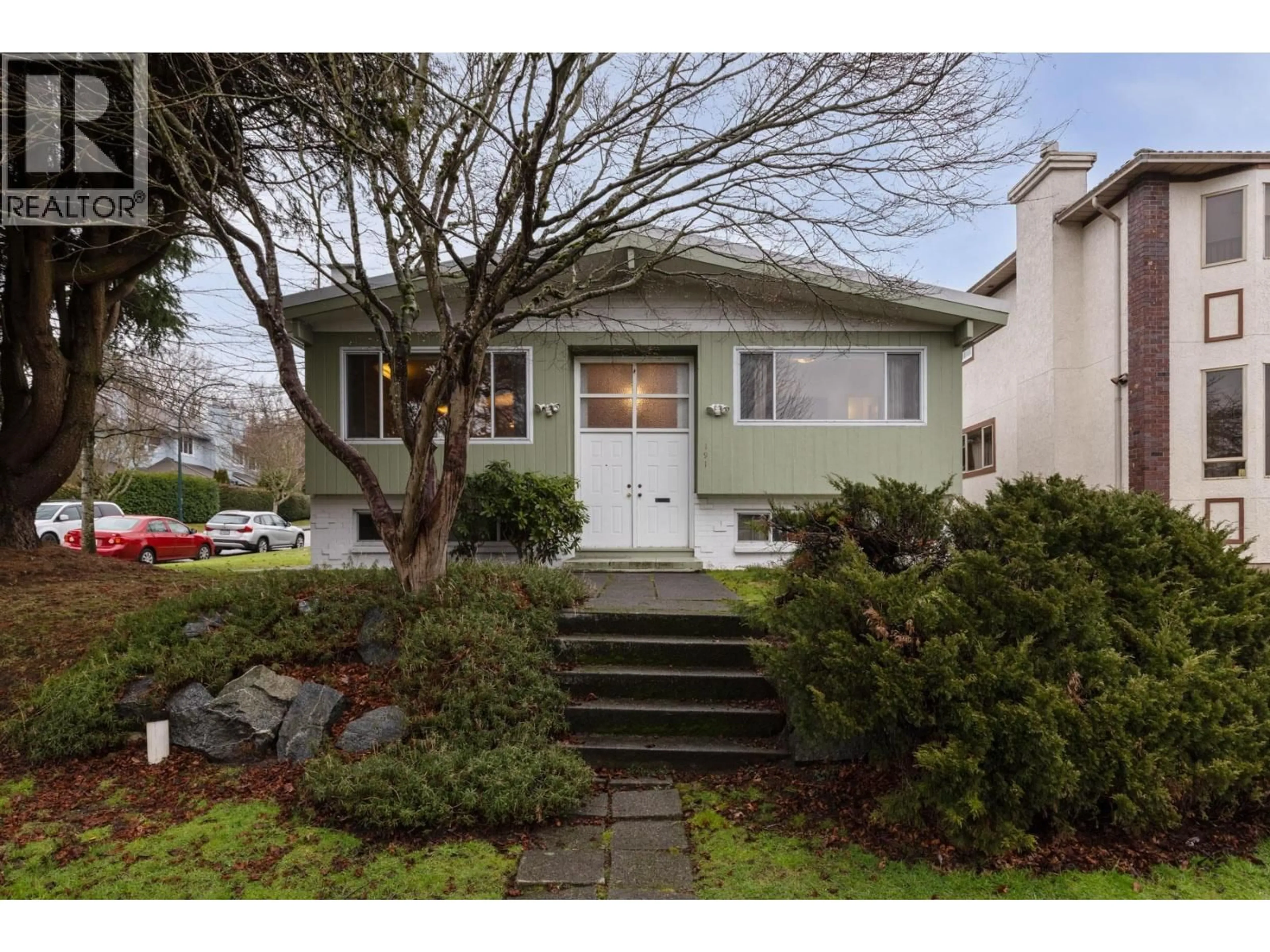 Home with vinyl exterior material, street for 191 60TH AVENUE, Vancouver British Columbia V5X1Z3