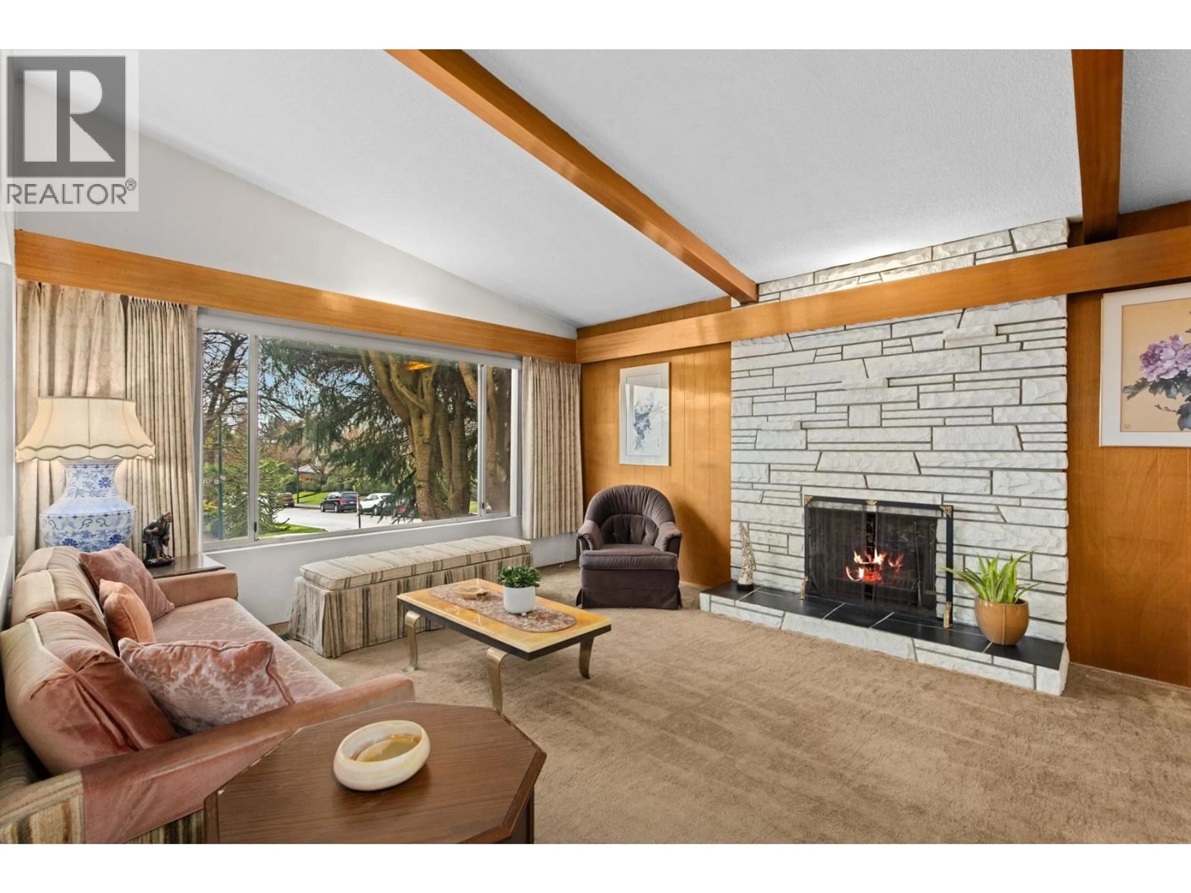 Living room with furniture, wood/laminate floor for 191 60TH AVENUE, Vancouver British Columbia V5X1Z3