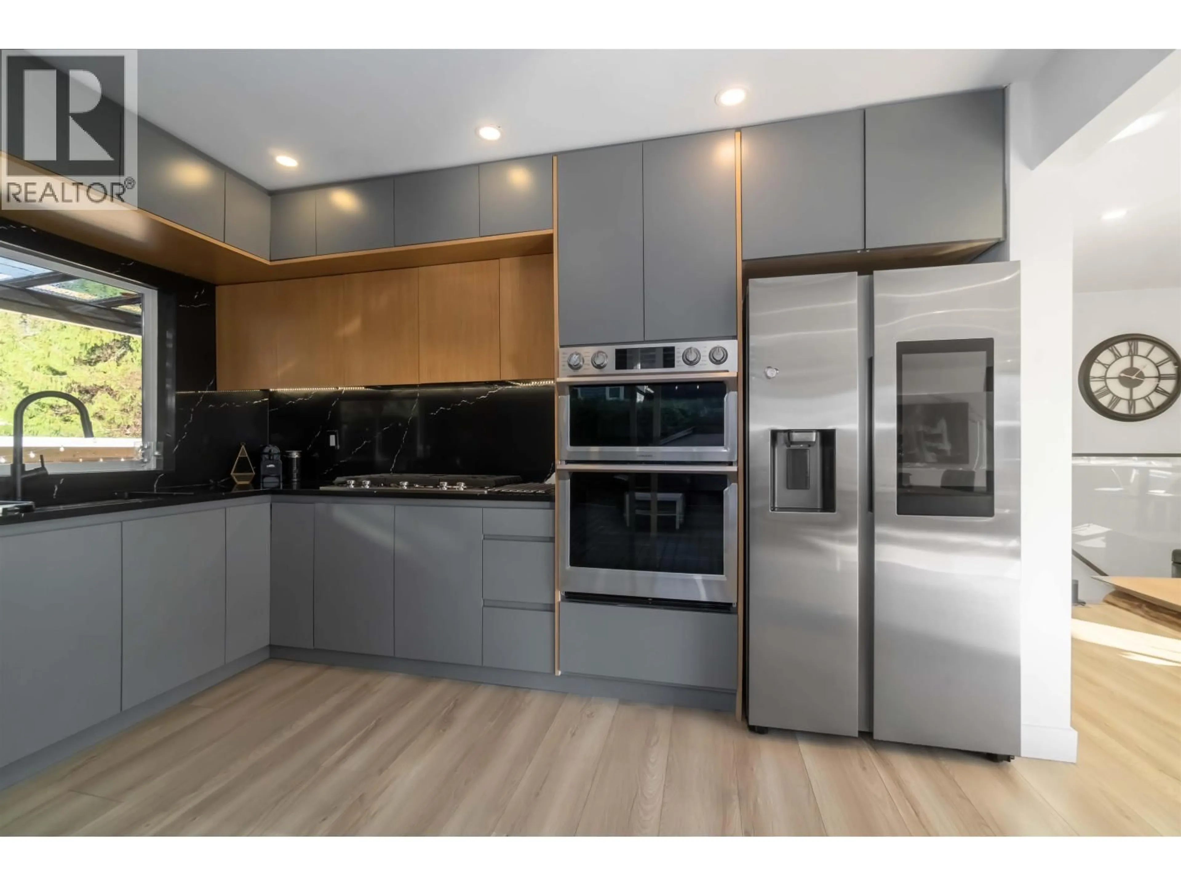 Standard kitchen, wood/laminate floor for 3837 SUNNYCREST DRIVE, North Vancouver British Columbia V7R3C5