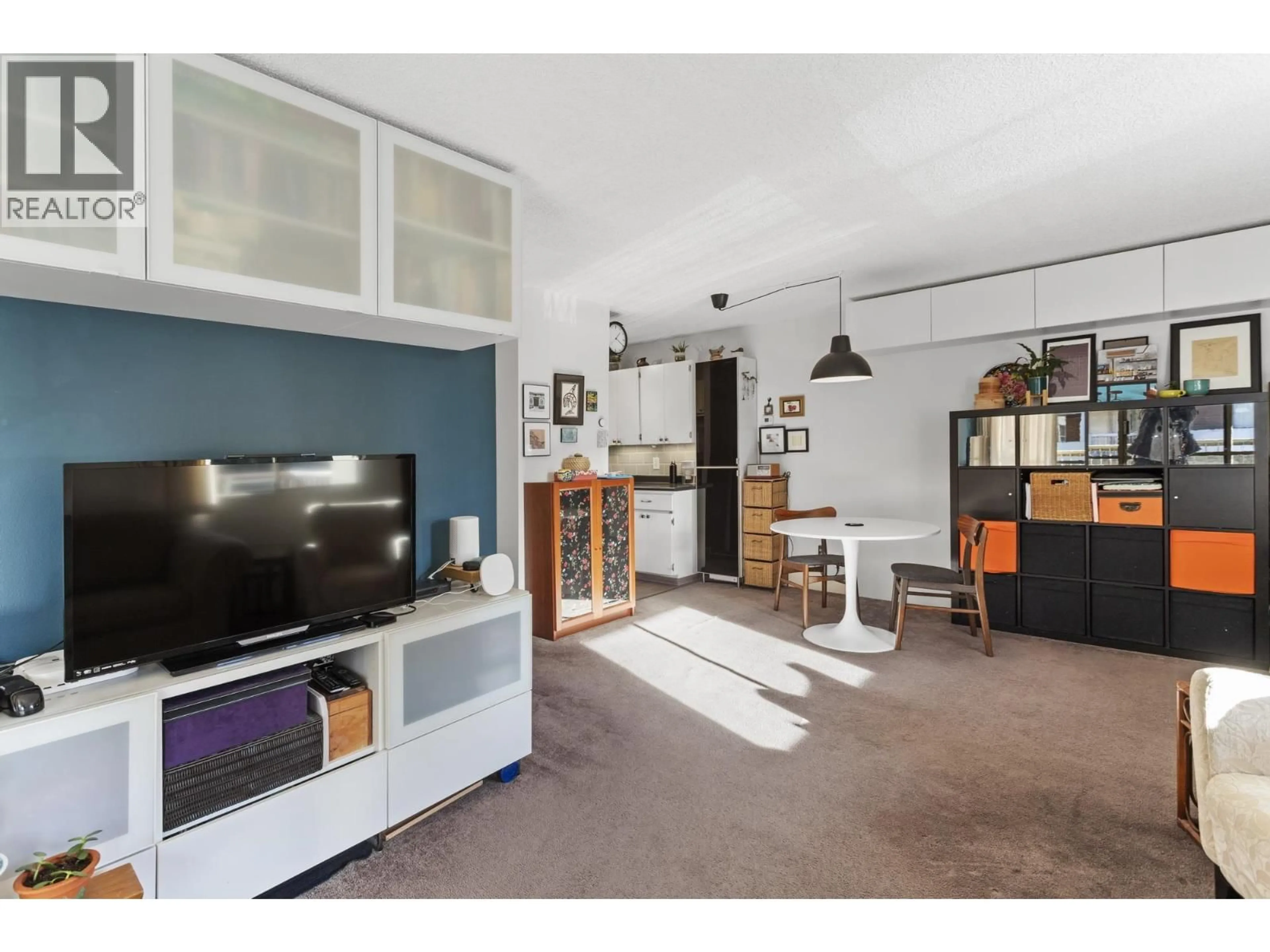 Living room with furniture, unknown for 315 - 2012 FULLERTON AVENUE, North Vancouver British Columbia V7P3E3