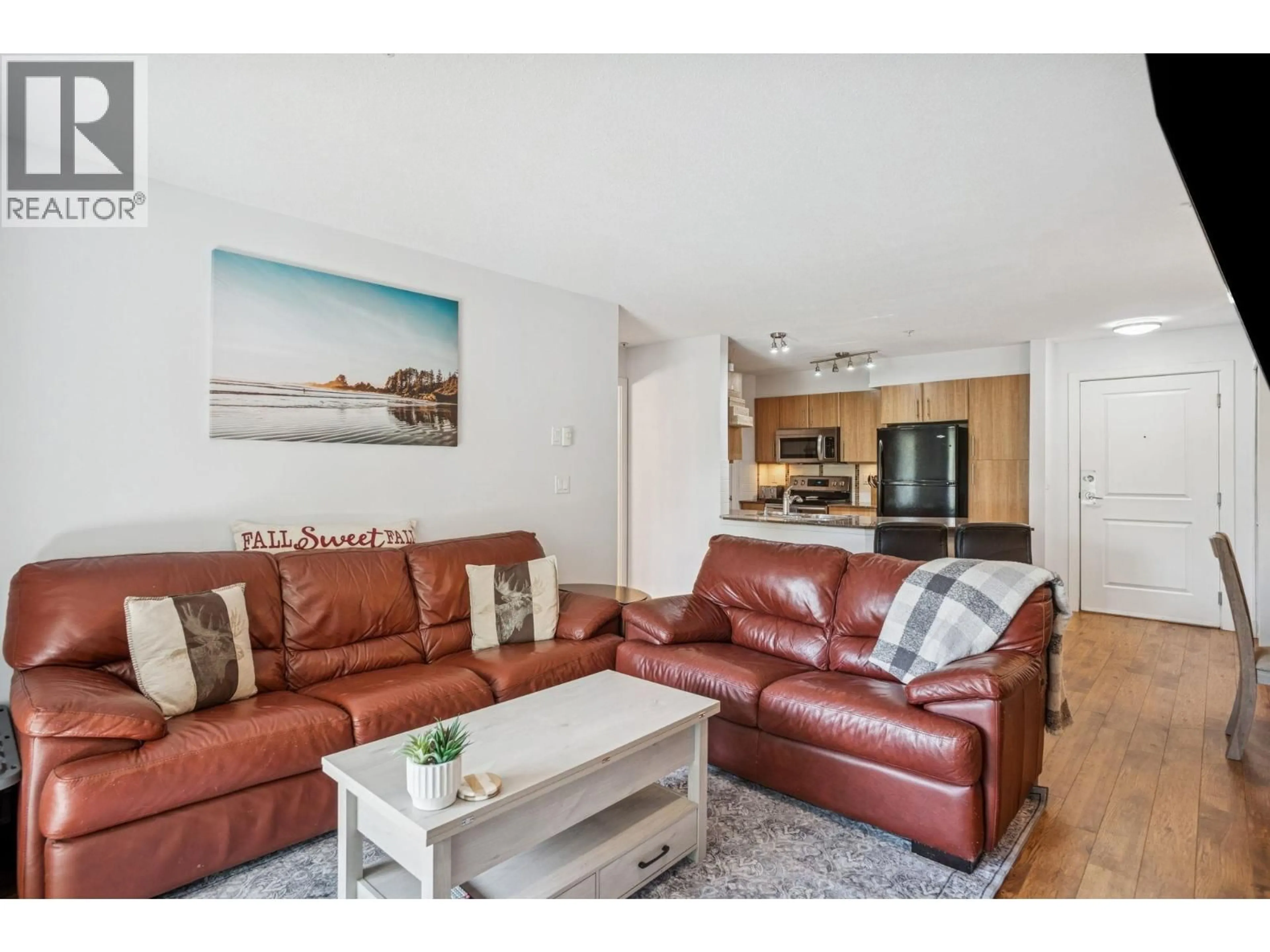 Living room with furniture, wood/laminate floor for 305 - 12020 207A STREET, Maple Ridge British Columbia V2X8V2