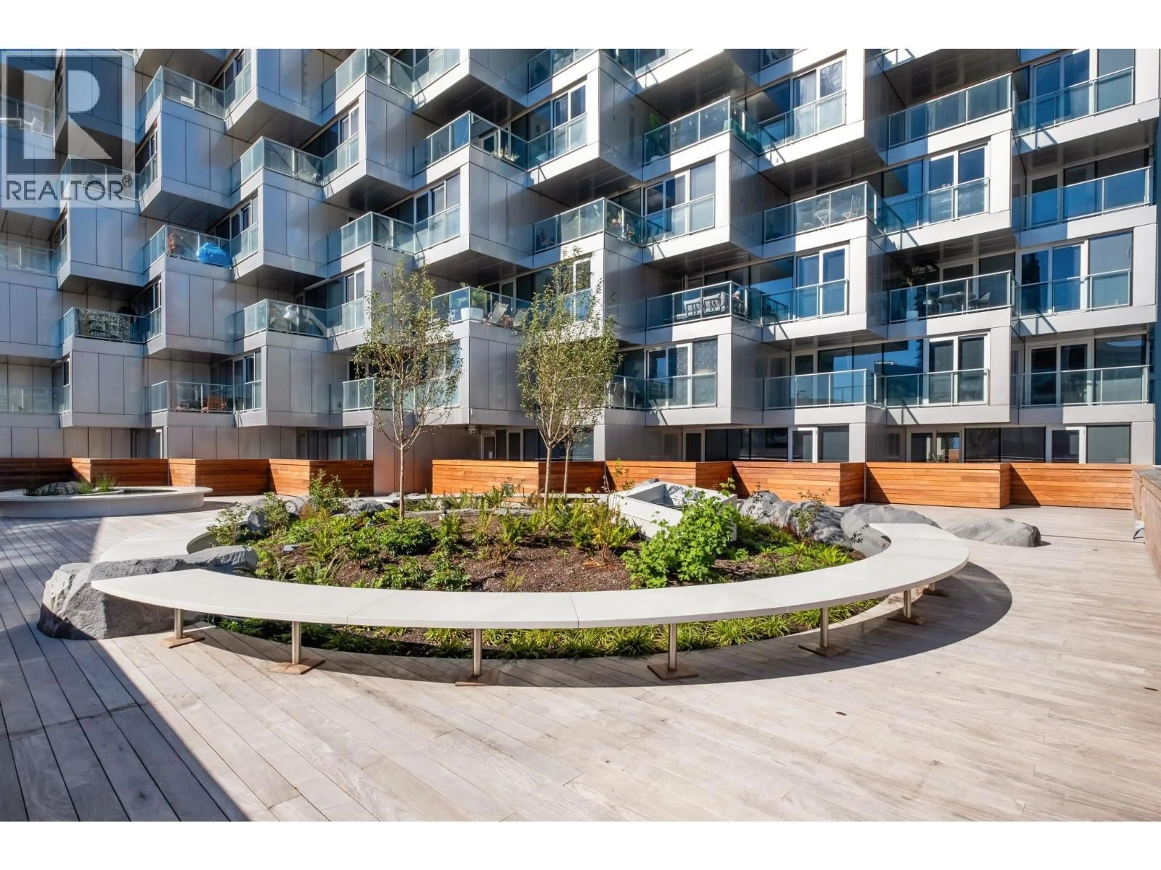 A pic from outside/outdoor area/front of a property/back of a property/a pic from drone, street for 808 - 1480 HOWE STREET, Vancouver British Columbia V6Z0G5