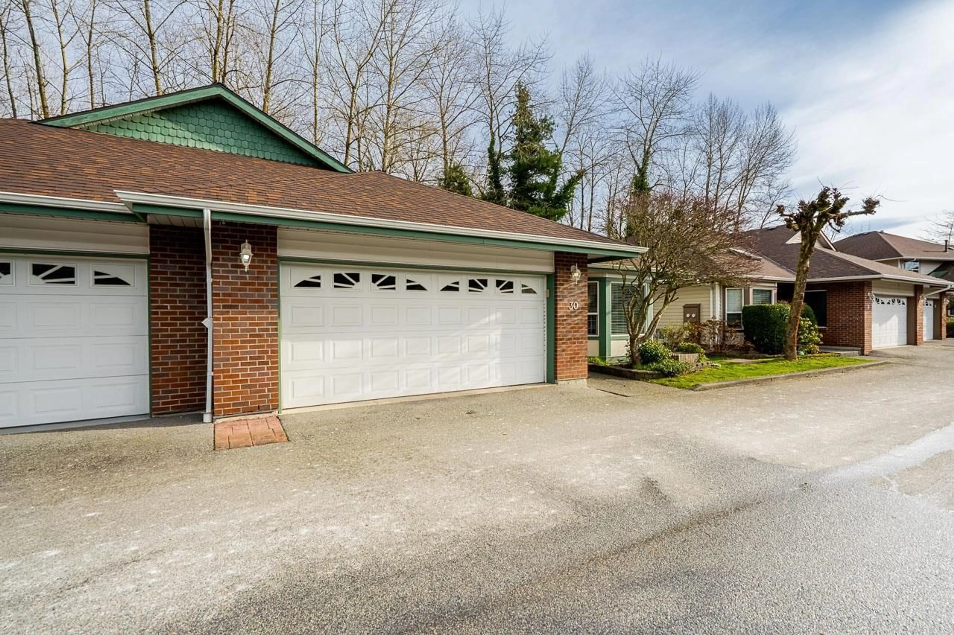 Indoor garage for 30 - 18939 65 AVENUE, Surrey British Columbia V3S8Y2
