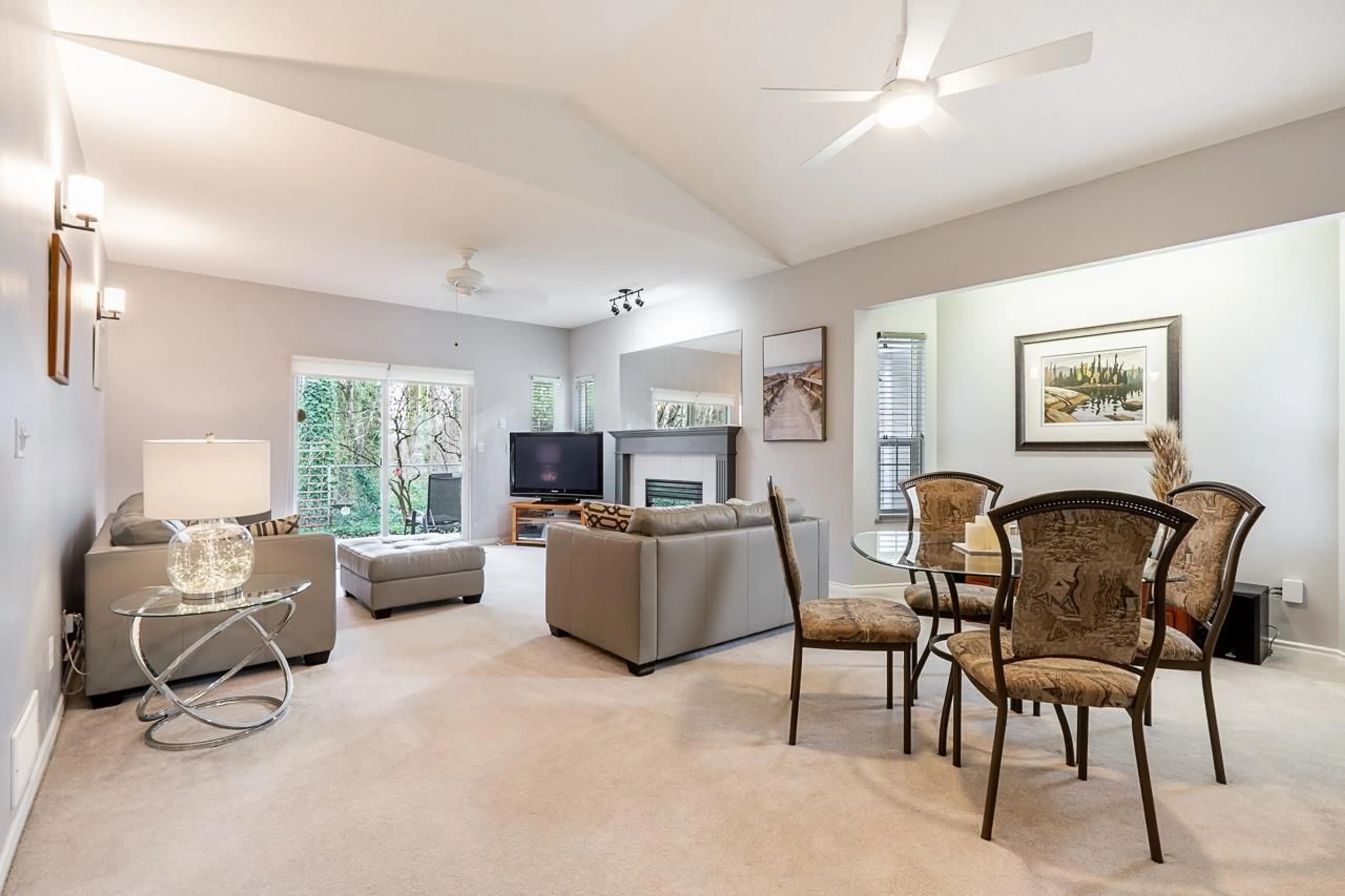 Living room with furniture, unknown for 30 - 18939 65 AVENUE, Surrey British Columbia V3S8Y2