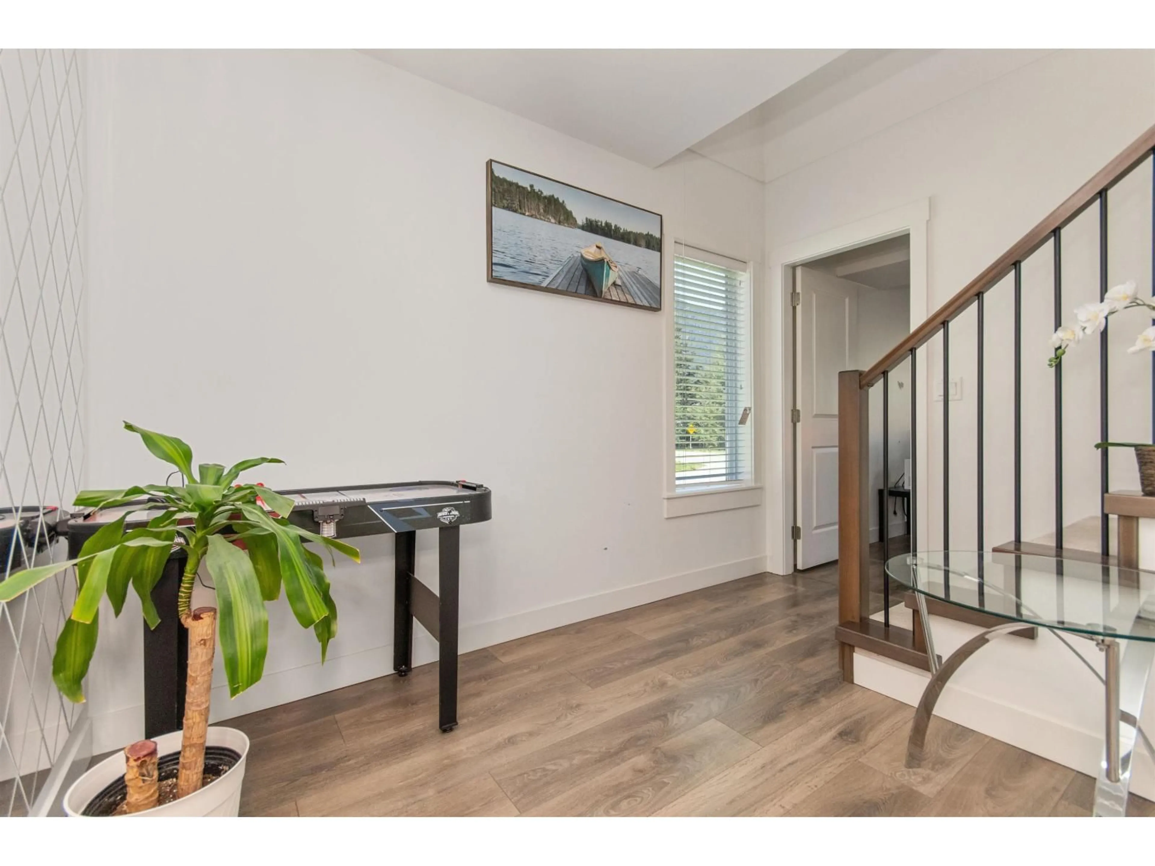 Indoor entryway for 10 - 63650 FLOOD HOPE ROAD, Hope British Columbia V0X1L2