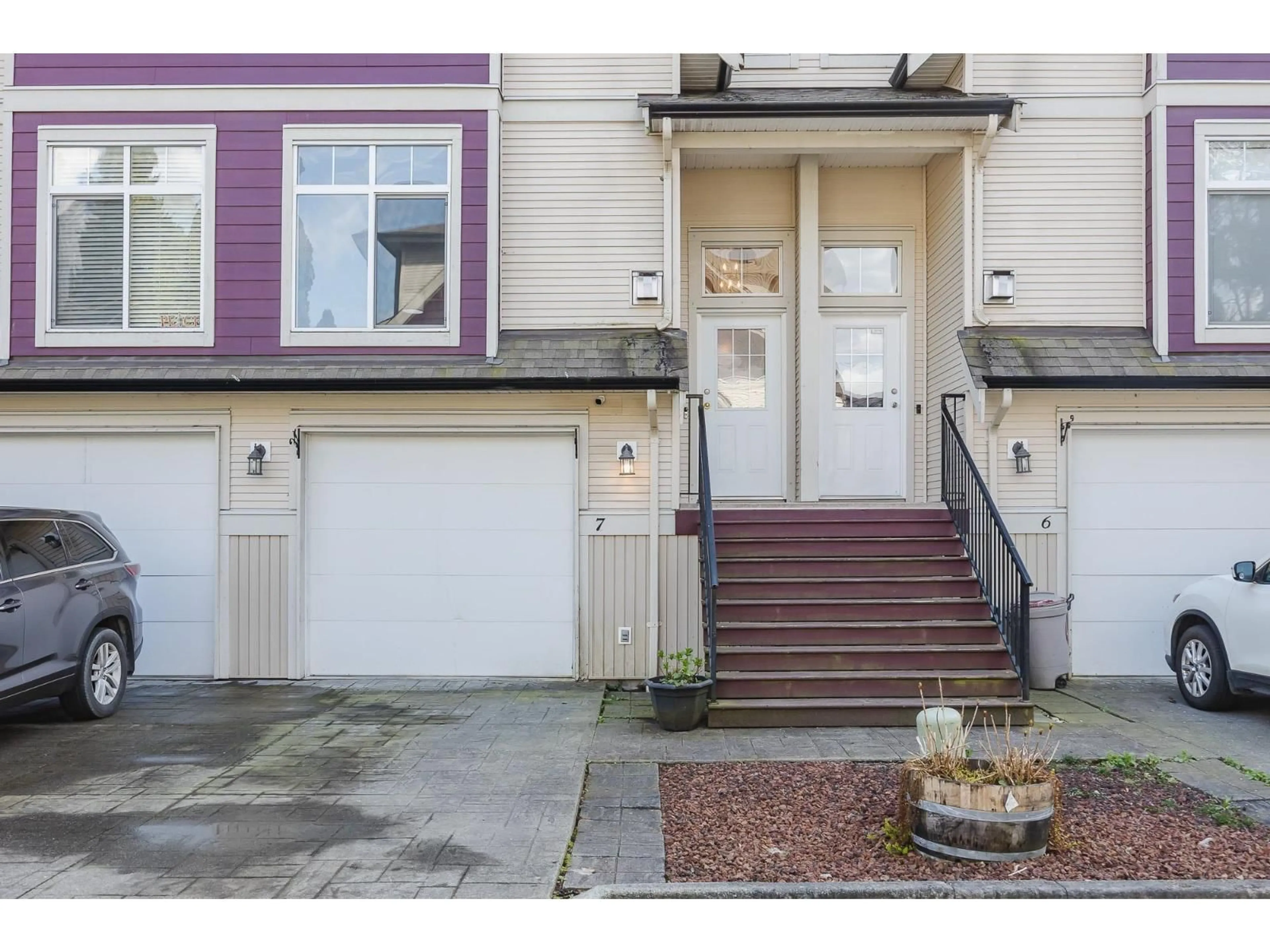 Indoor entryway for 7 - 46608 YALE ROAD, Chilliwack British Columbia V2P0A4