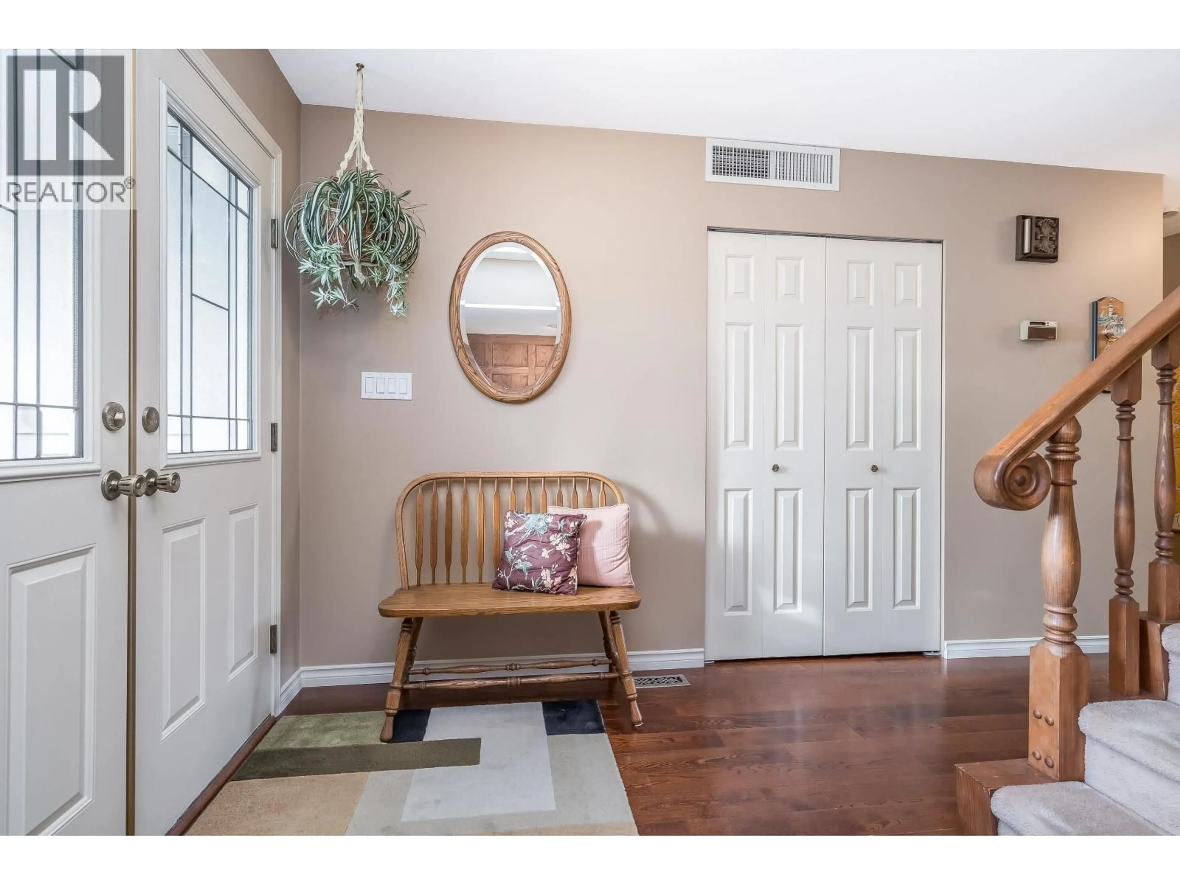 Indoor entryway for 5350 CRESCENT DRIVE, Delta British Columbia V4K2C9