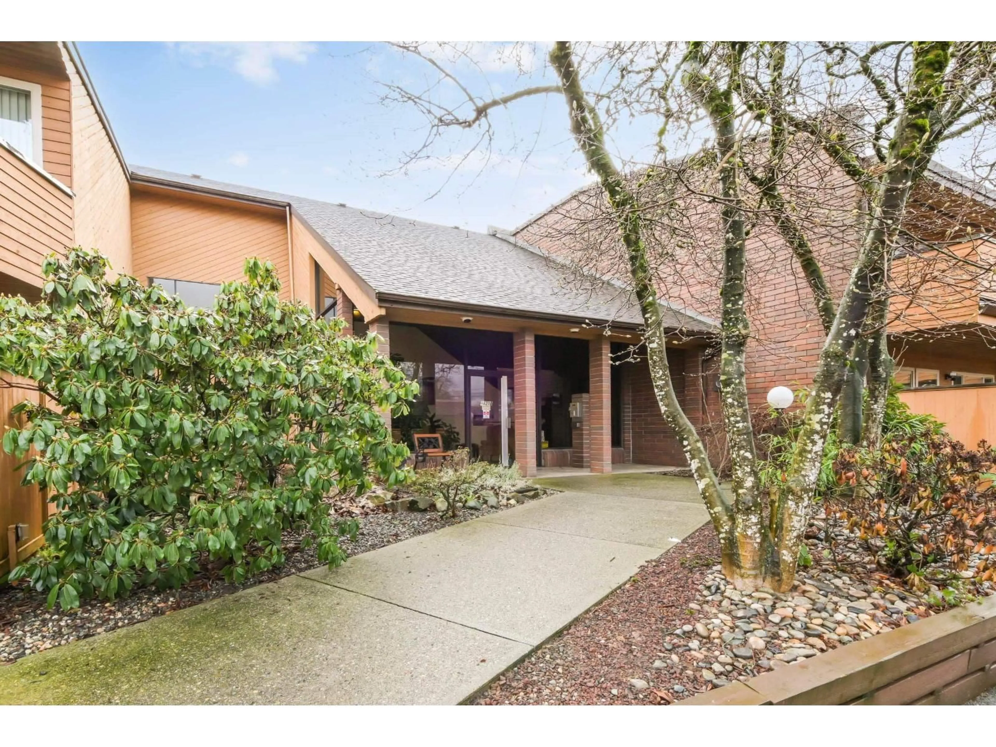 Indoor foyer for 213 - 46210 CHILLIWACK CENTRAL ROAD, Chilliwack British Columbia V2P1J8