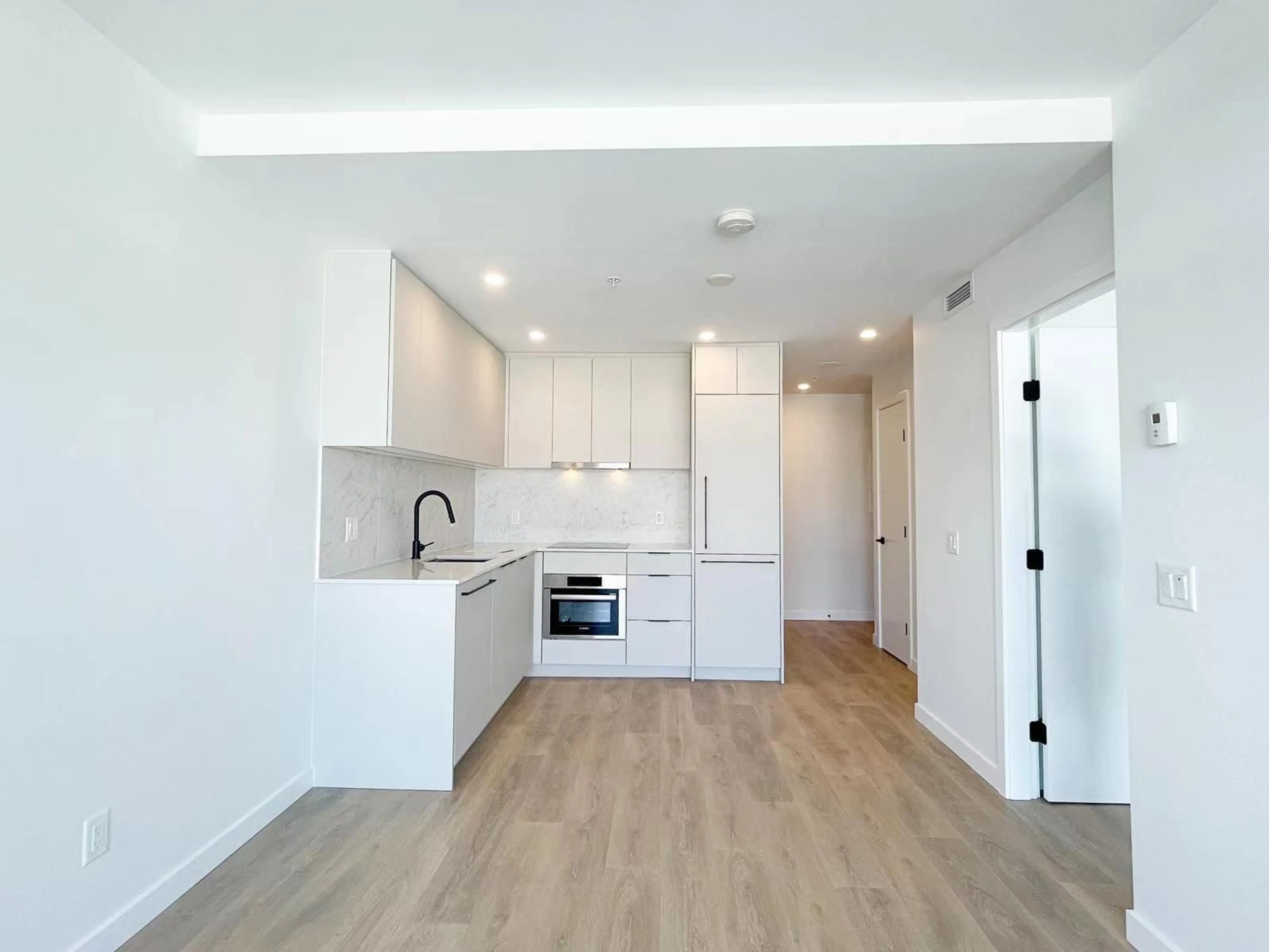 Unknown for 2212 - 13685 102 AVENUE, Surrey British Columbia V3T1N7