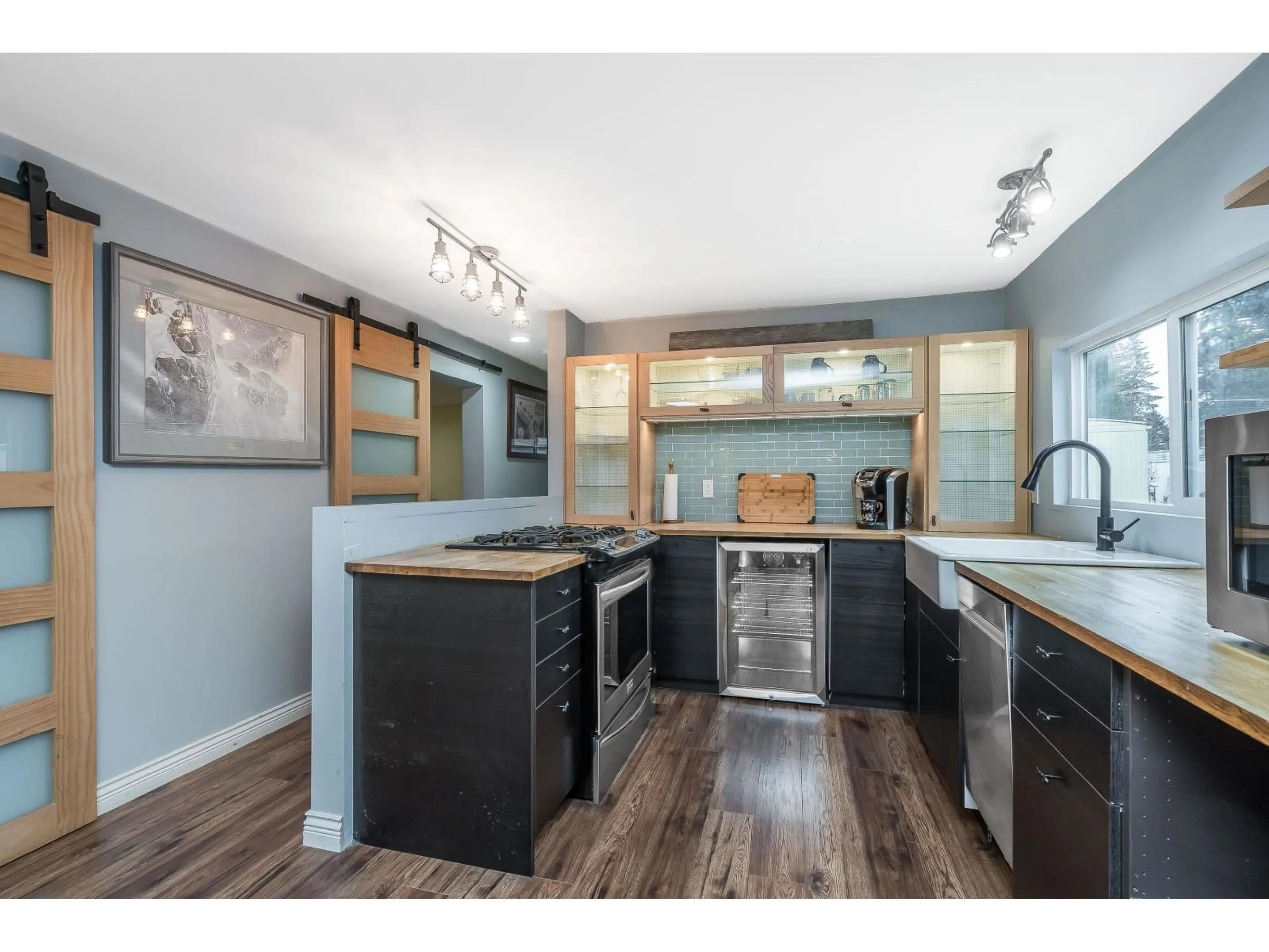Open concept kitchen, wood/laminate floor for 20 - 9080 198 STREET, Langley British Columbia V1M3A8