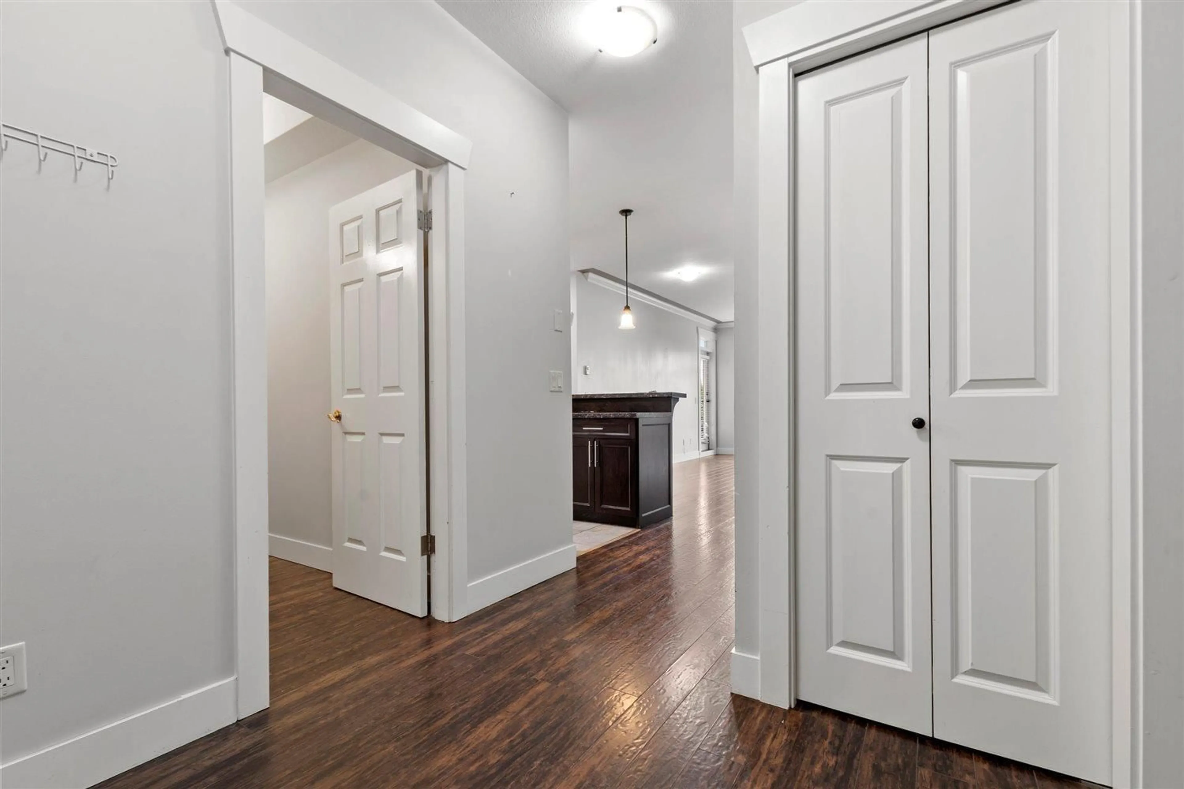 Indoor entryway for 107 - 46021 SECOND AVENUE, Chilliwack British Columbia V2P1S6