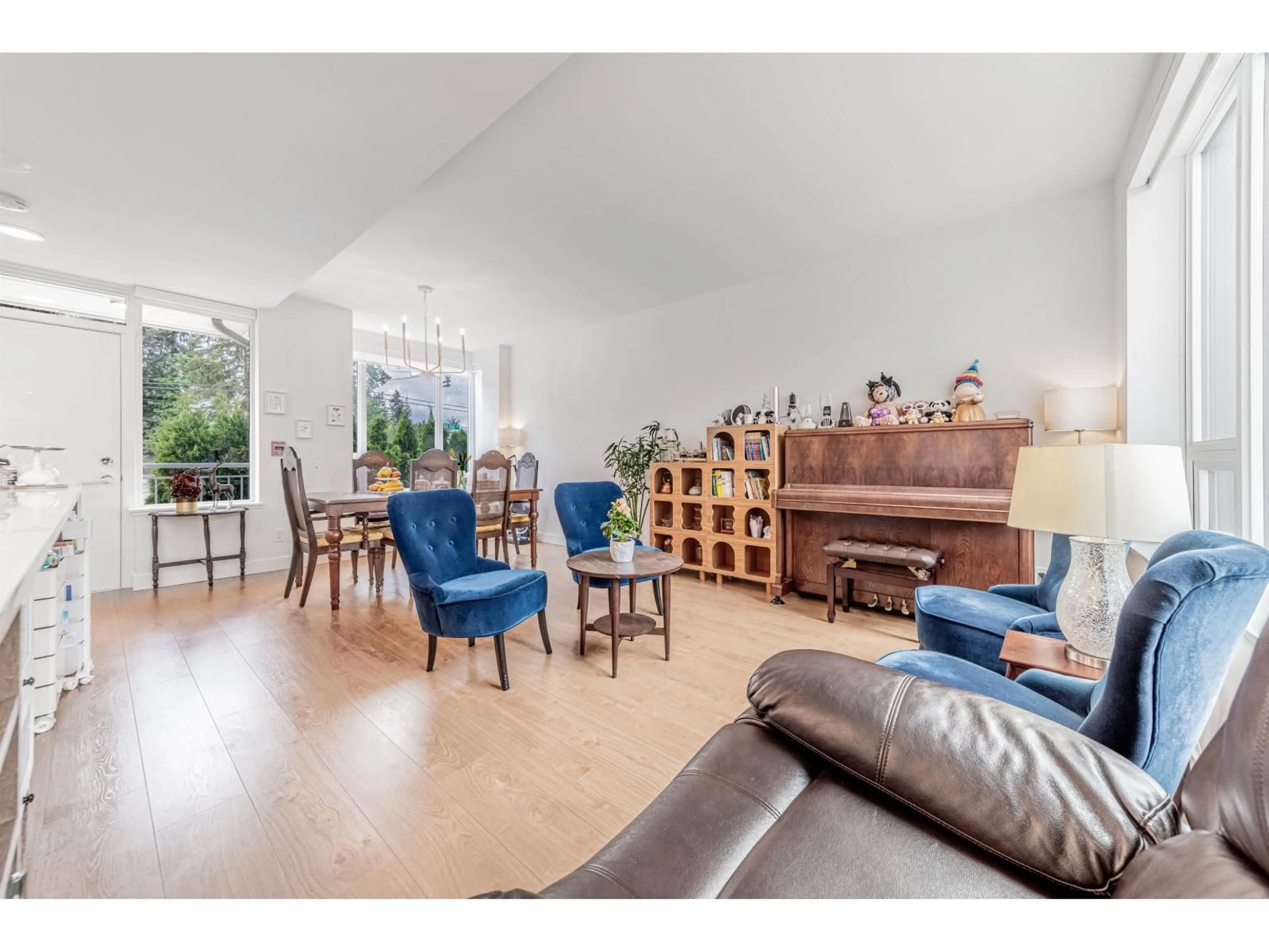 Living room with furniture, unknown for 1 - 13359 OLD YALE ROAD, Surrey British Columbia V3T0S4