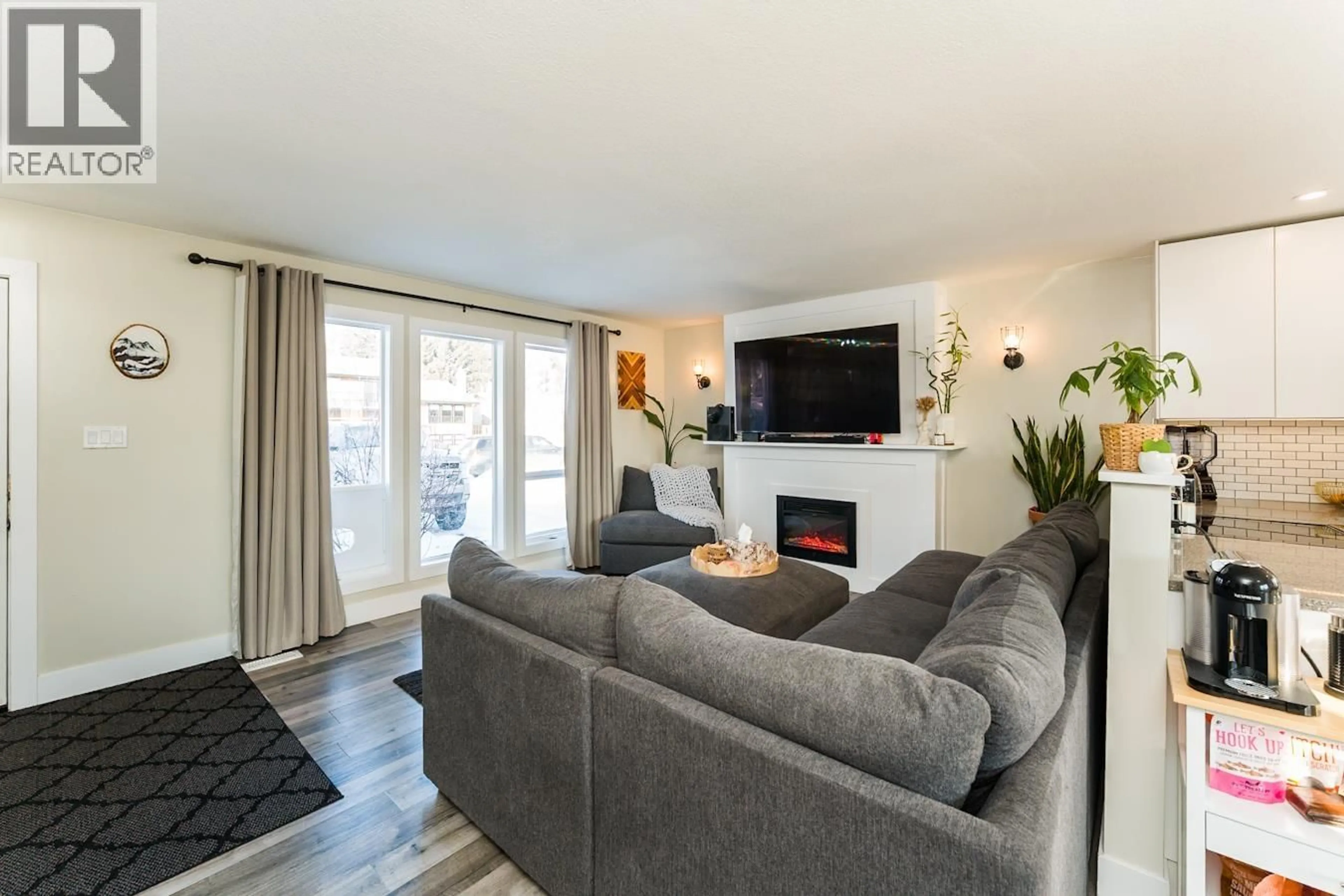 Living room with furniture, unknown for 4150 BAKER ROAD, Prince George British Columbia V2N5K6