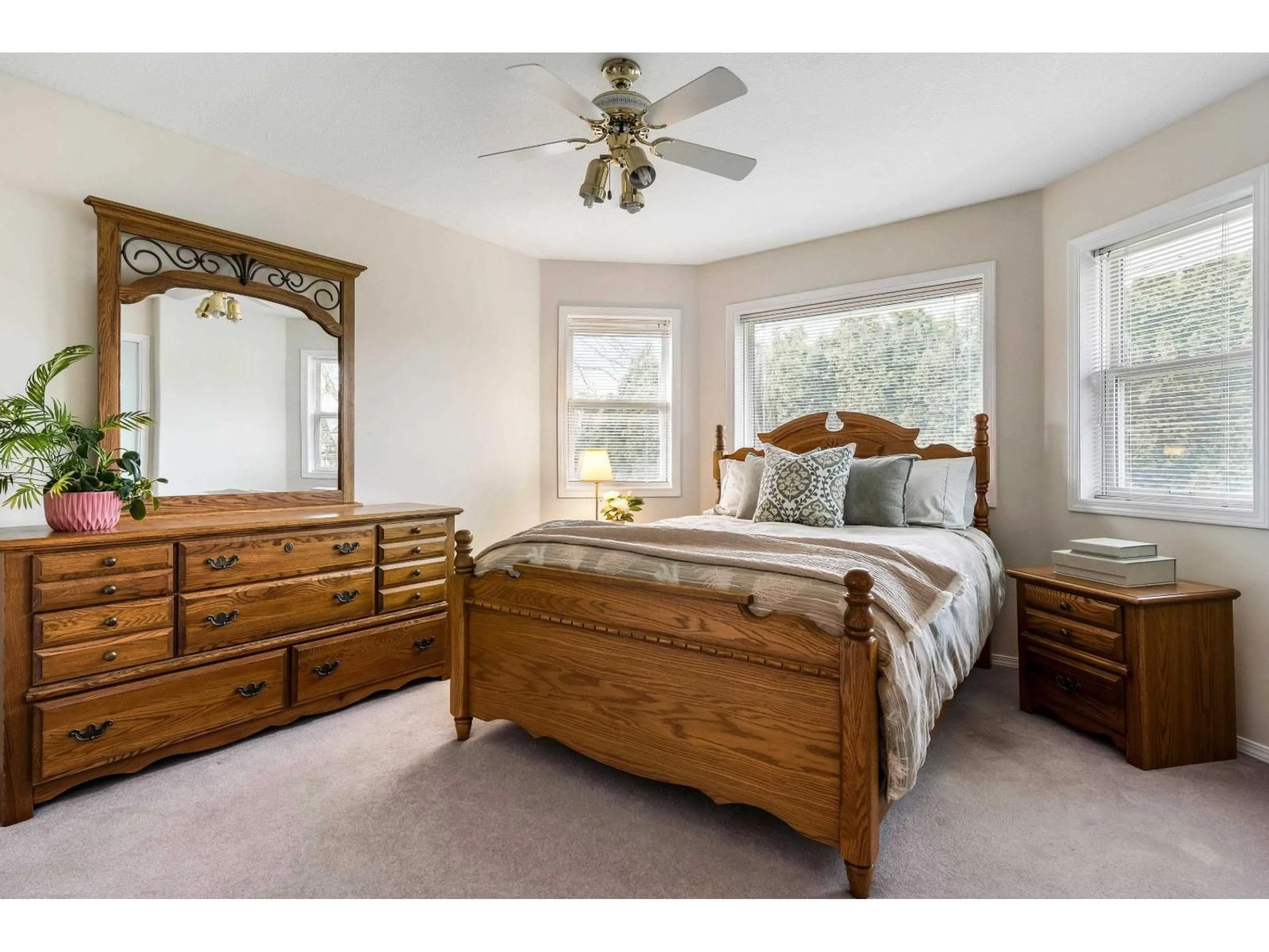 Bedroom with bed, wood/laminate floor for 10129 ROSEWOOD PLACE, Rosedale British Columbia V0X1X0