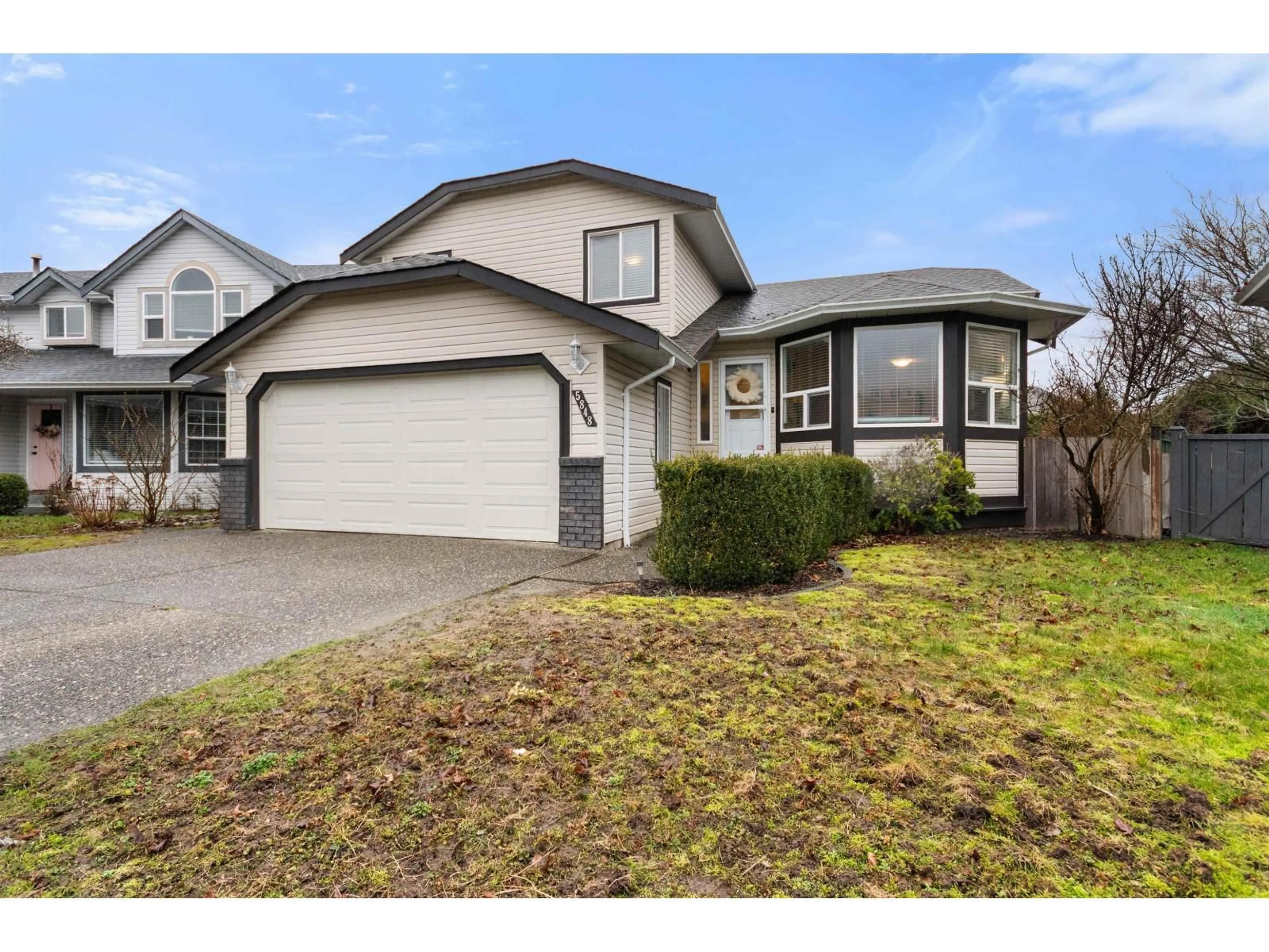 Home with vinyl exterior material, street for 5848 GLENDALE DRIVE, Chilliwack British Columbia V2R2Y5