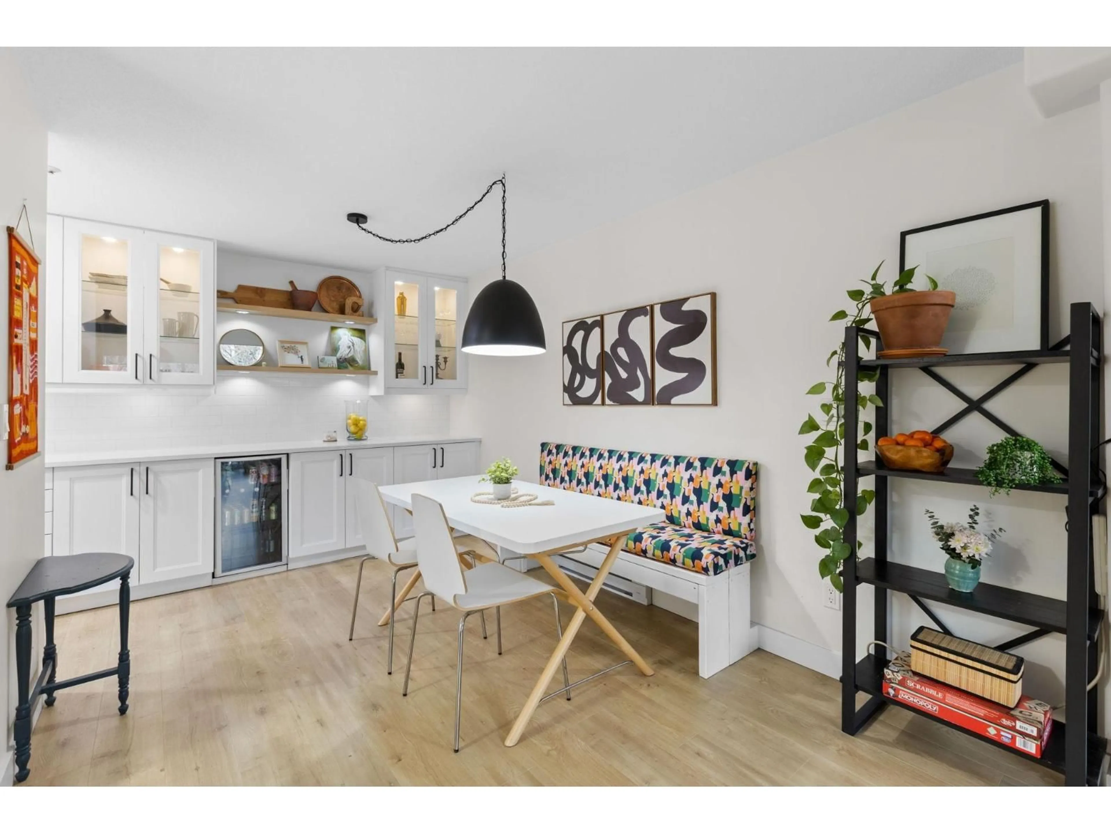 Open concept kitchen, unknown for 104 - 20177 54A AVENUE, Langley British Columbia V3A3W6