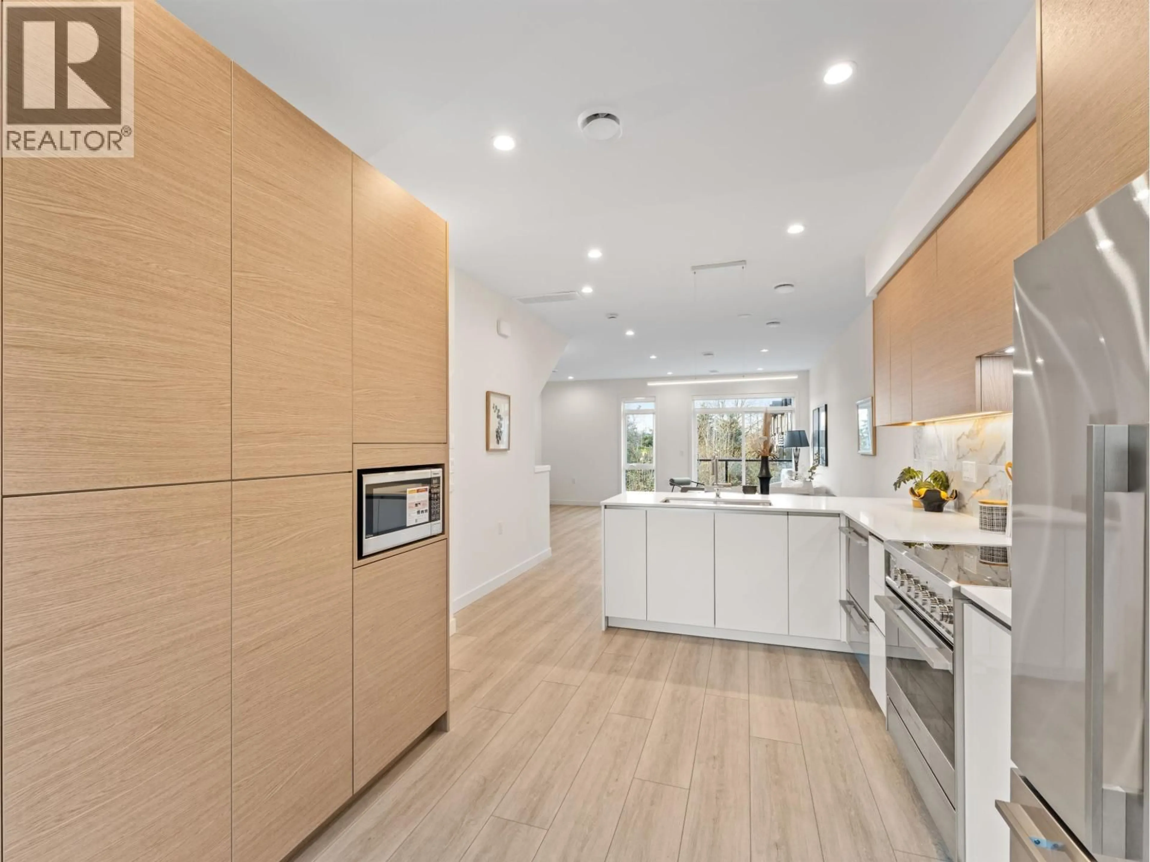 Contemporary kitchen, unknown for 47 - 4337 BOUNDARY ROAD, Richmond British Columbia V6V1S8