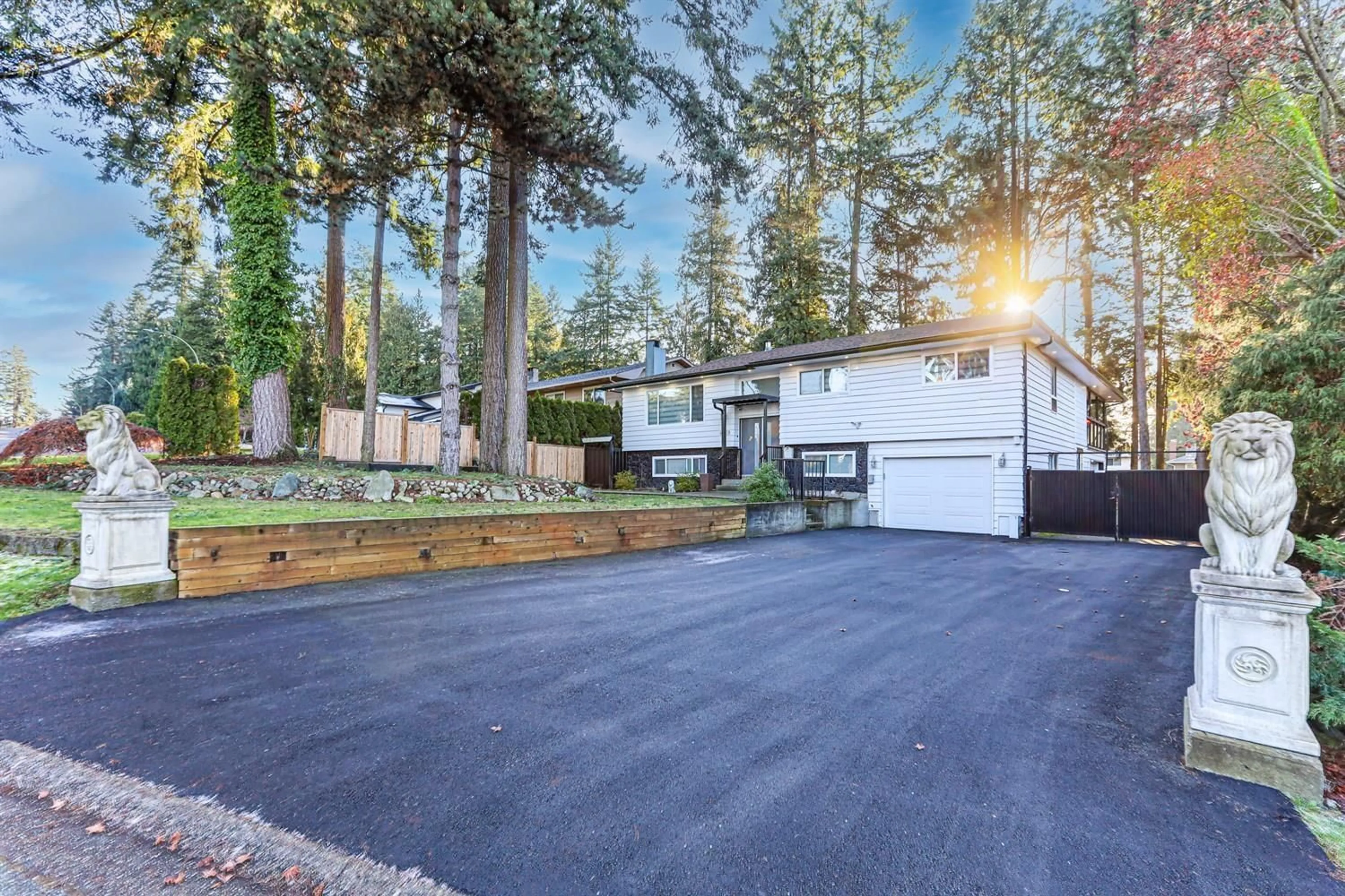 A pic from outside/outdoor area/front of a property/back of a property/a pic from drone, unknown for 8839 DELWOOD DRIVE, Delta British Columbia V4C4A3