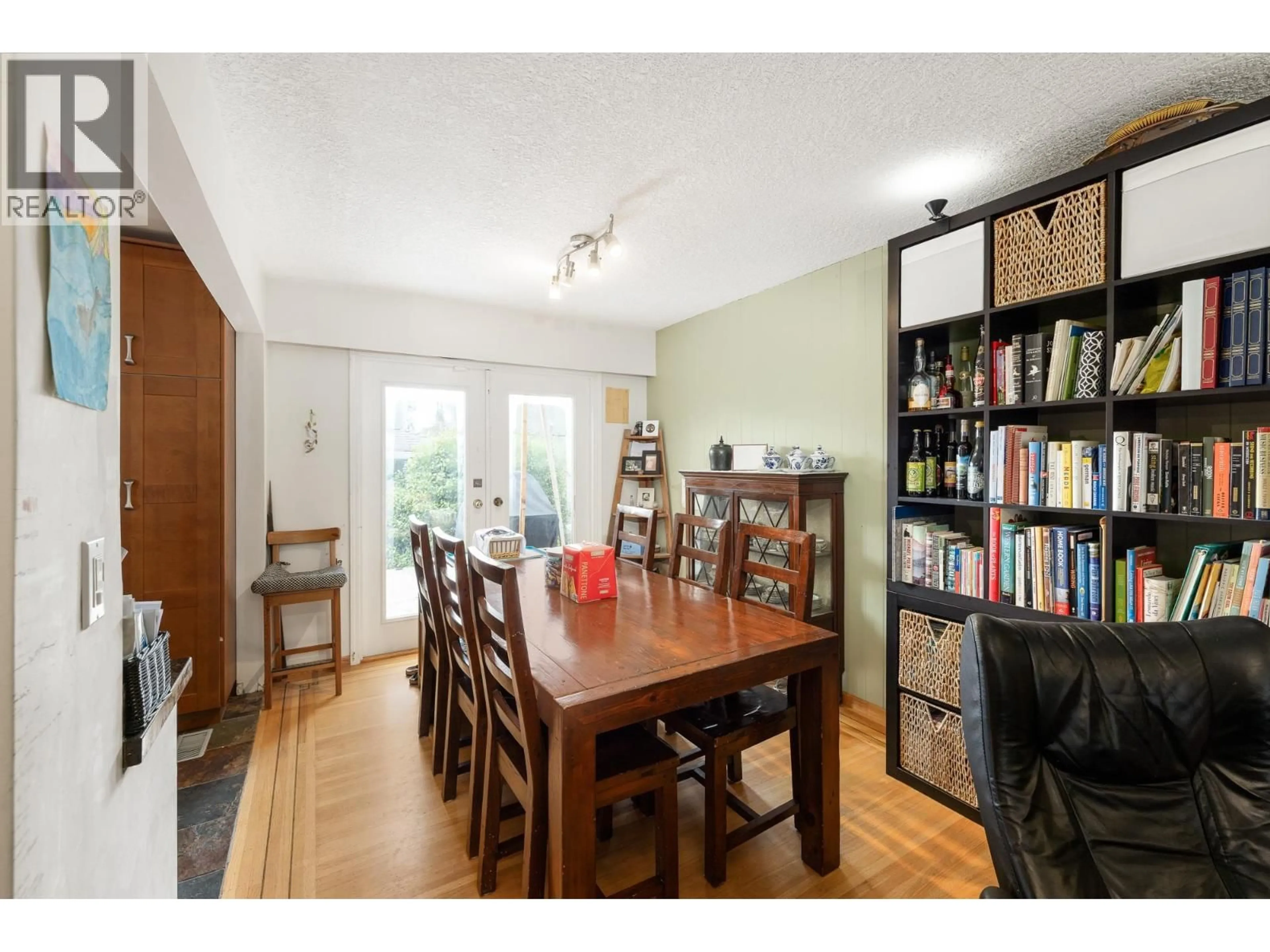 Dining room, wood/laminate floor for 2041 TOMPKINS CRESCENT, North Vancouver British Columbia V7H2C9