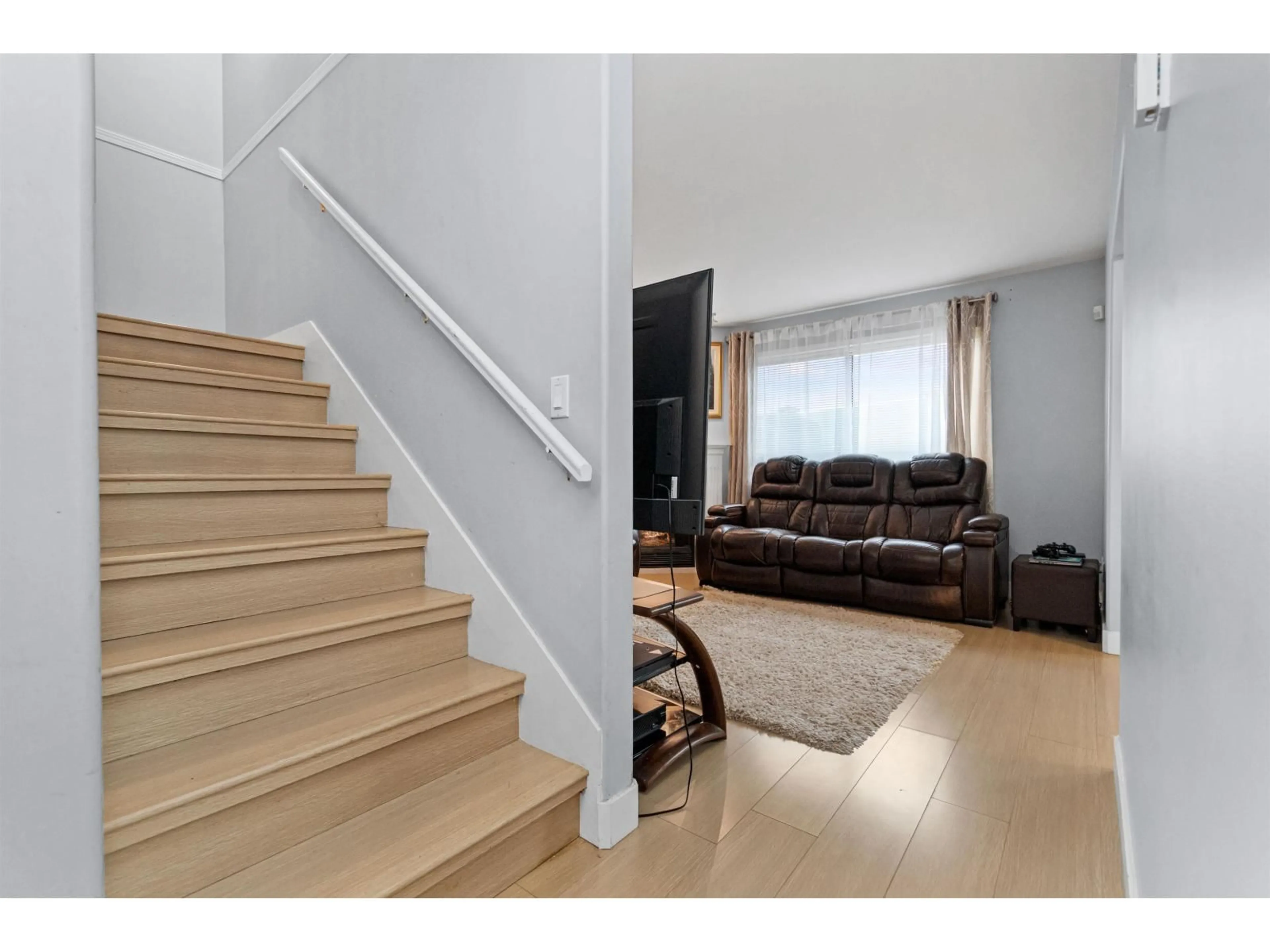 Stairs for 122 - 5765 VEDDER ROAD, Chilliwack British Columbia V2R1C3
