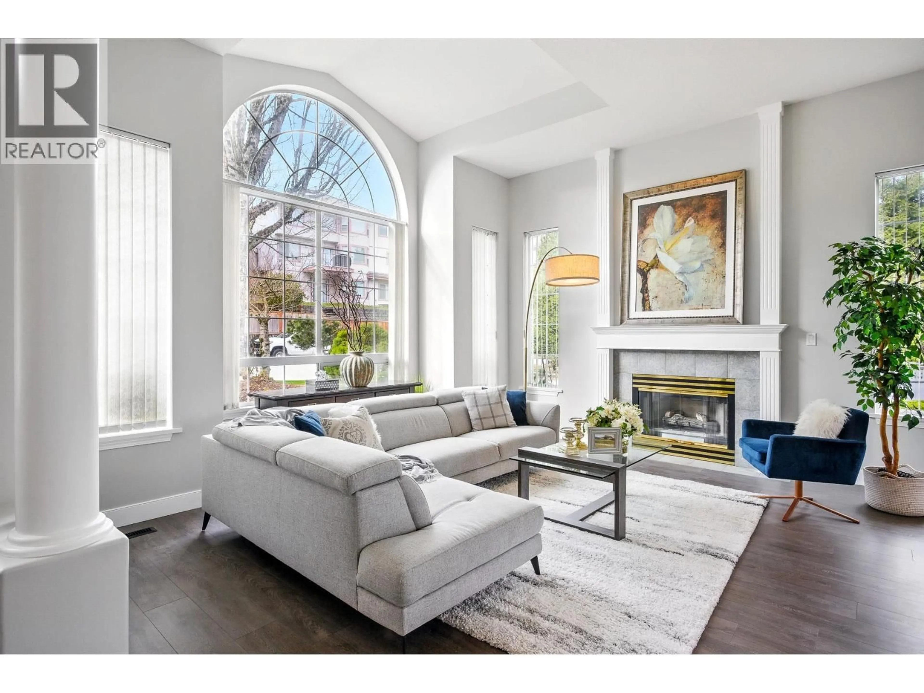 Living room with furniture, unknown for 3090 TANAGER COURT, Coquitlam British Columbia V3E3C5