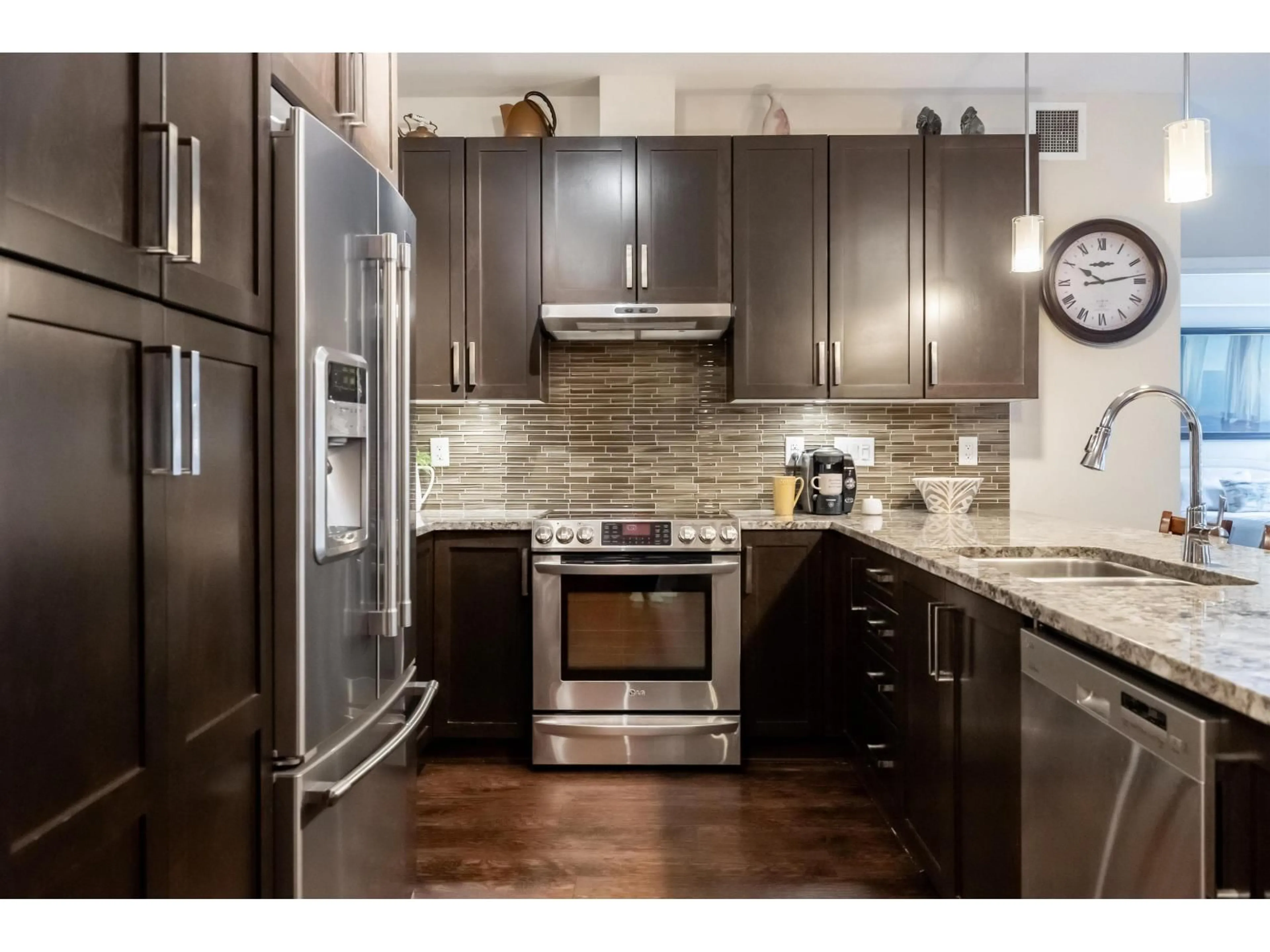 Open concept kitchen, ceramic/tile floor for 112 - 6480 194 STREET, Surrey British Columbia V4N6J9