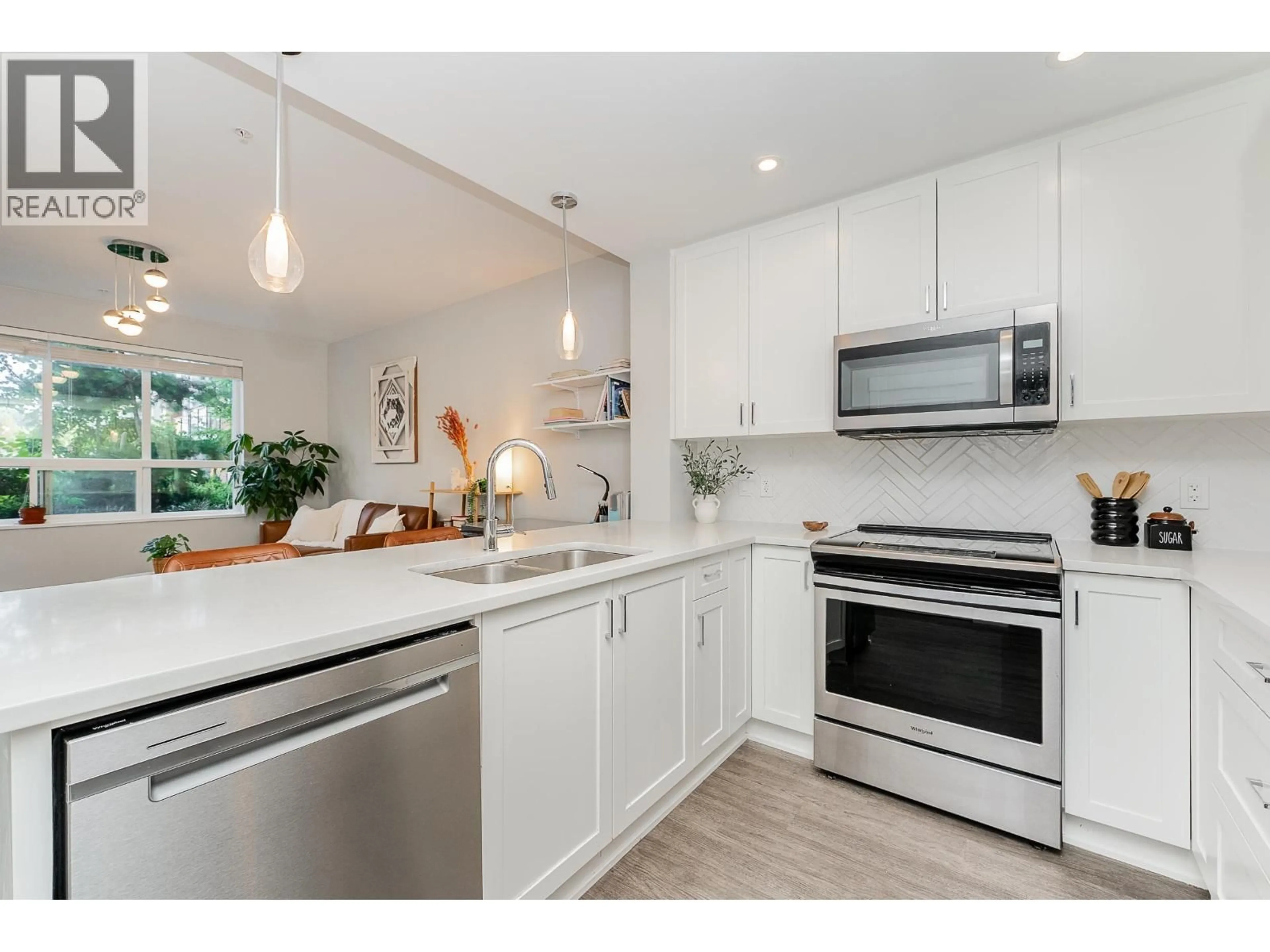 Open concept kitchen, ceramic/tile floor for 3223 - 2180 KELLY AVENUE, Port Coquitlam British Columbia V3C0S4