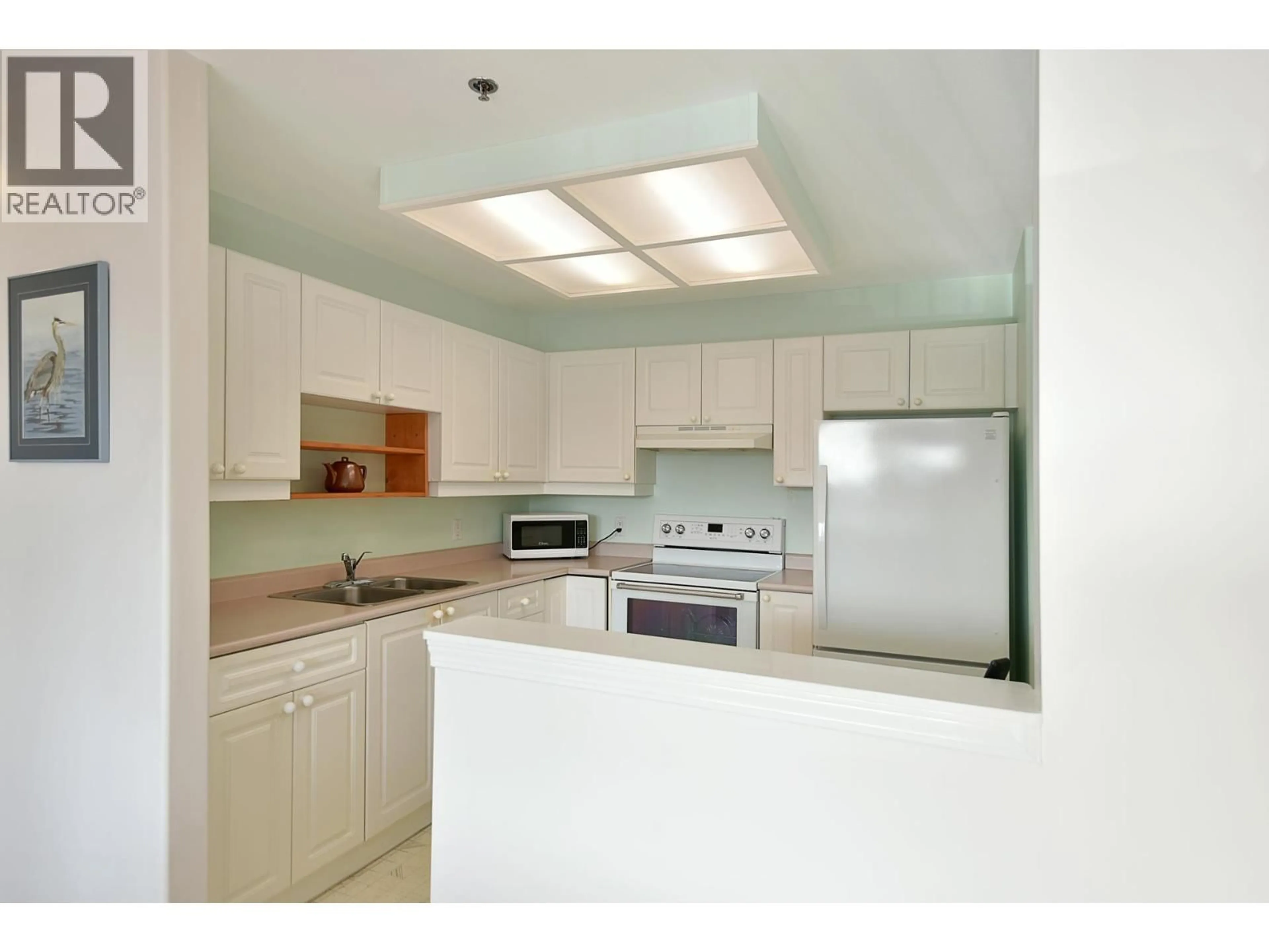 Standard kitchen, unknown for 206 - 5711 MERMAID STREET, Sechelt British Columbia V7Z0J6