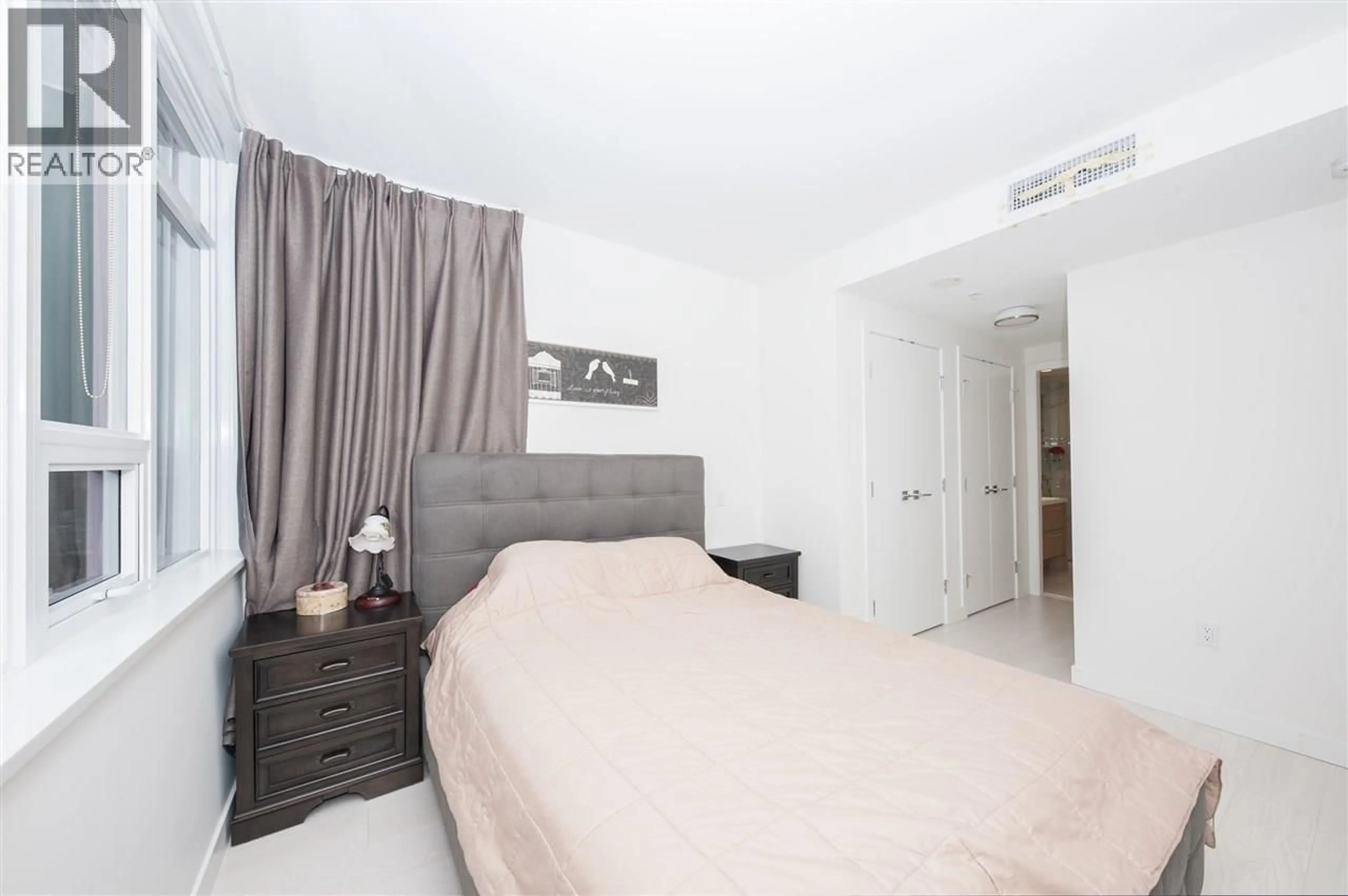 Bedroom with bed, unknown for 1102 - 5580 NO. 3 ROAD, Richmond British Columbia V6X0R8