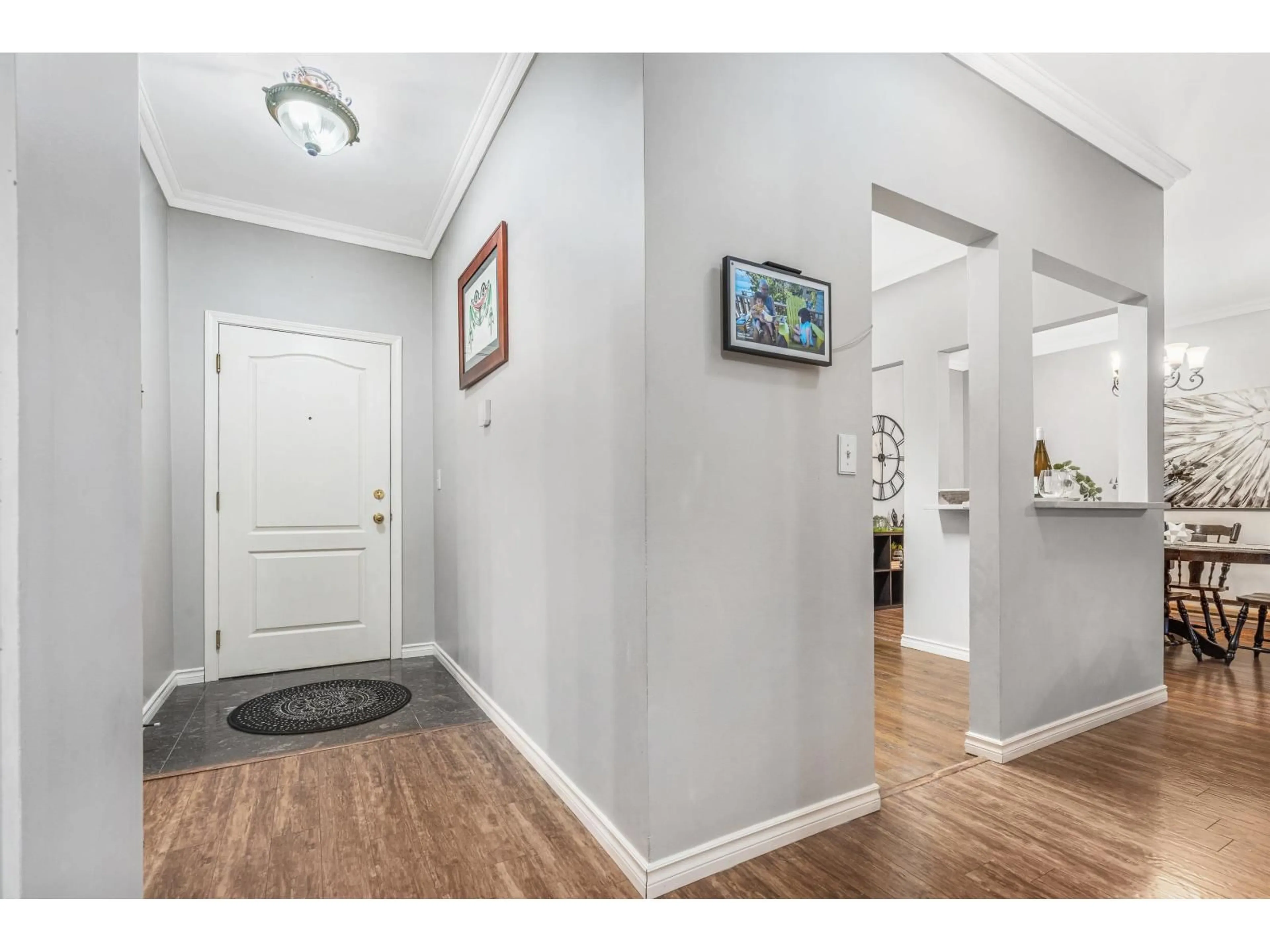 Indoor entryway for 108 - 13918 72 AVENUE, Surrey British Columbia V3W0T4