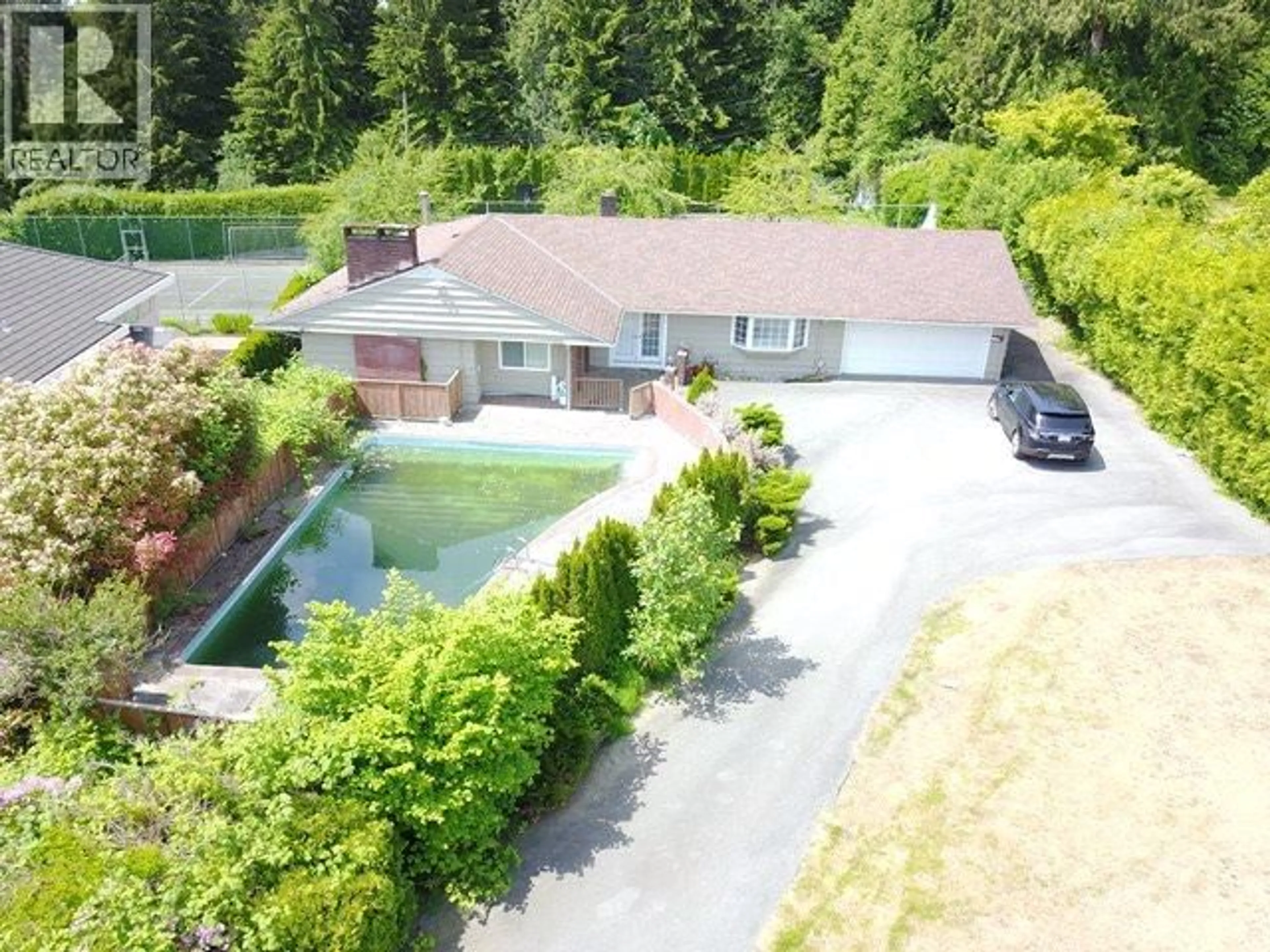 A pic from outside/outdoor area/front of a property/back of a property/a pic from drone, unknown for 960 PYRFORD ROAD, West Vancouver British Columbia V7S2A1