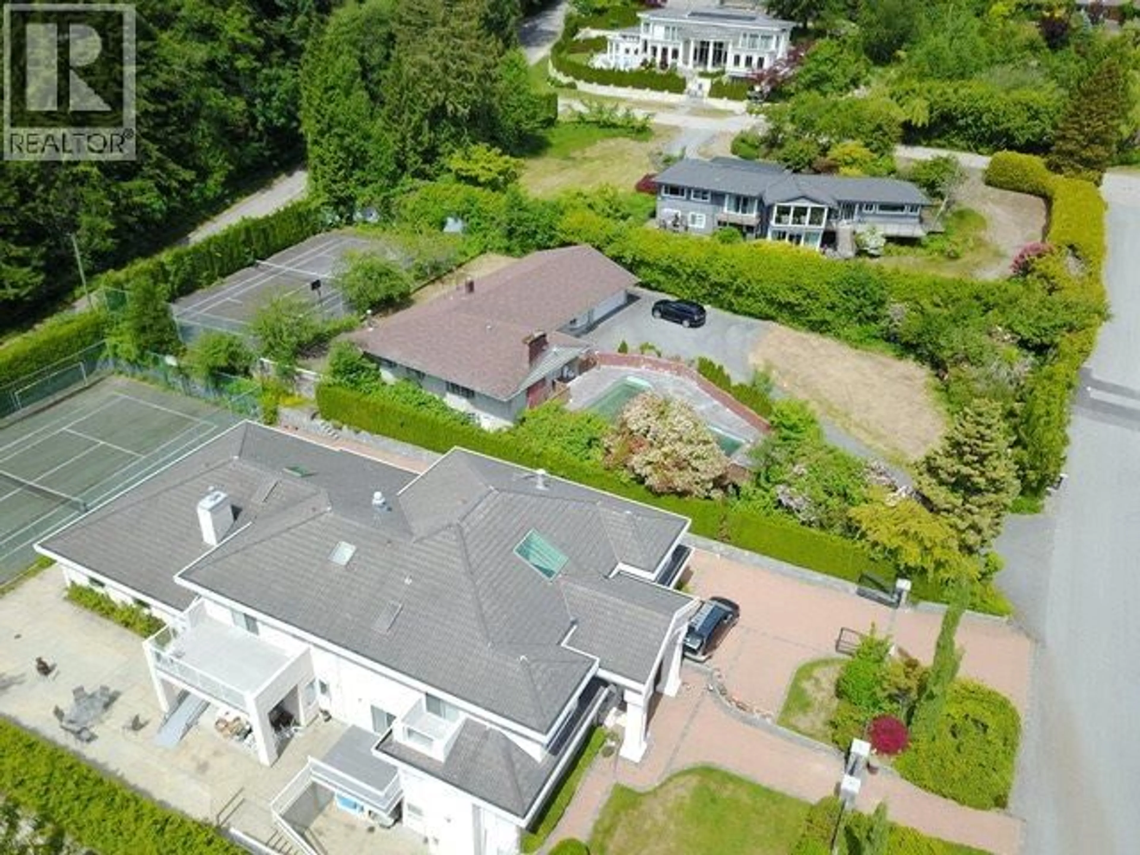 A pic from outside/outdoor area/front of a property/back of a property/a pic from drone, unknown for 960 PYRFORD ROAD, West Vancouver British Columbia V7S2A1