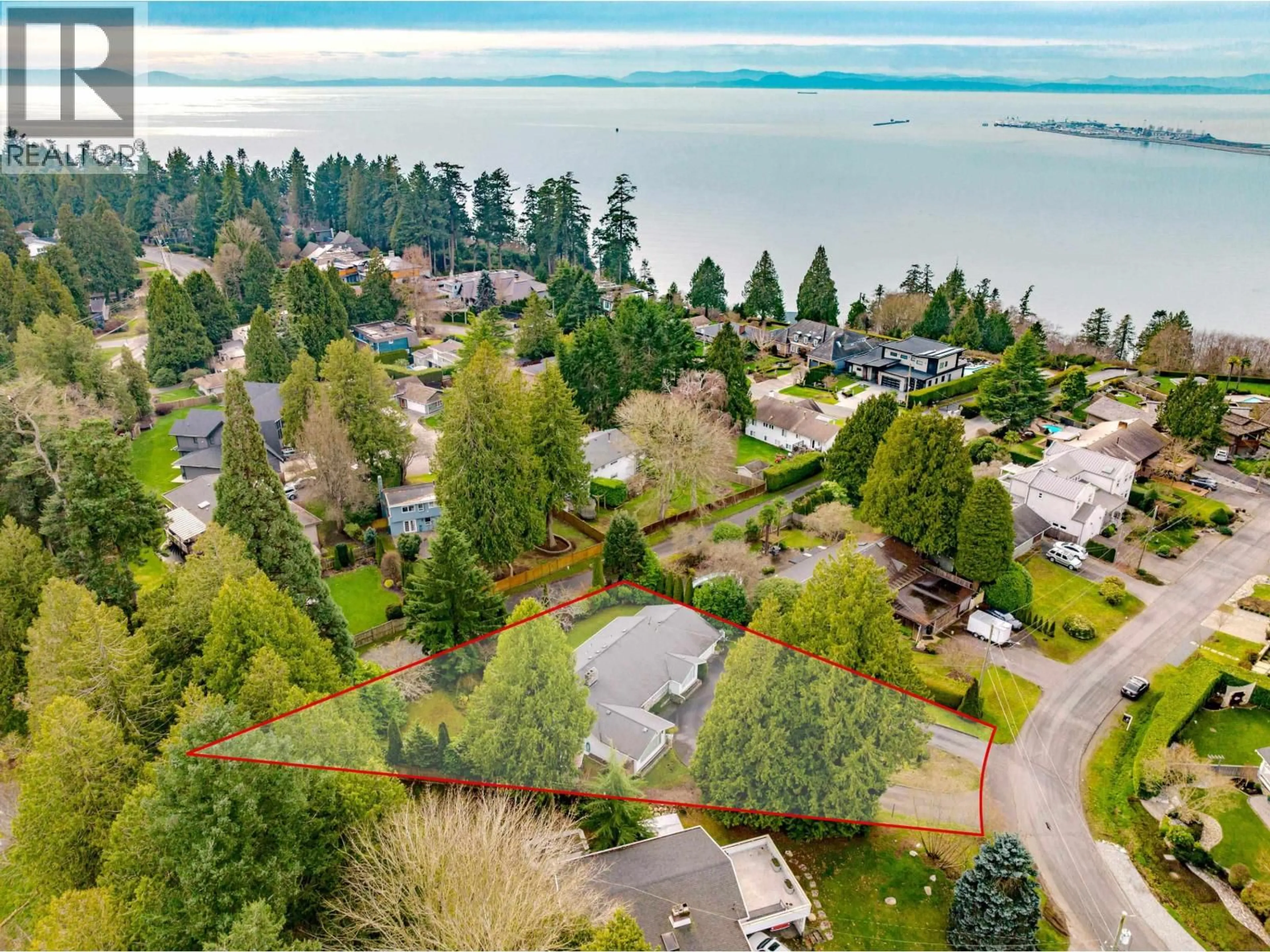 A pic from outside/outdoor area/front of a property/back of a property/a pic from drone, water/lake/river/ocean view for 855 PACIFIC DRIVE, Delta British Columbia V4M2K2