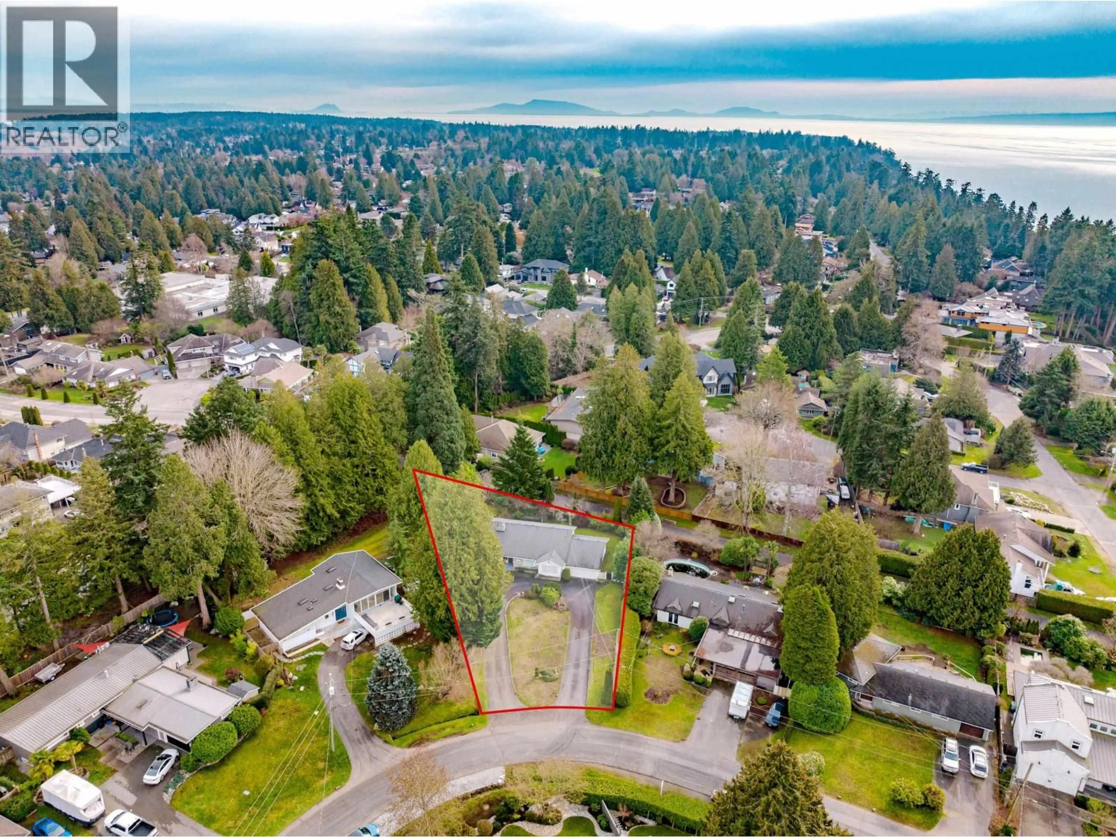 A pic from outside/outdoor area/front of a property/back of a property/a pic from drone, water/lake/river/ocean view for 855 PACIFIC DRIVE, Delta British Columbia V4M2K2
