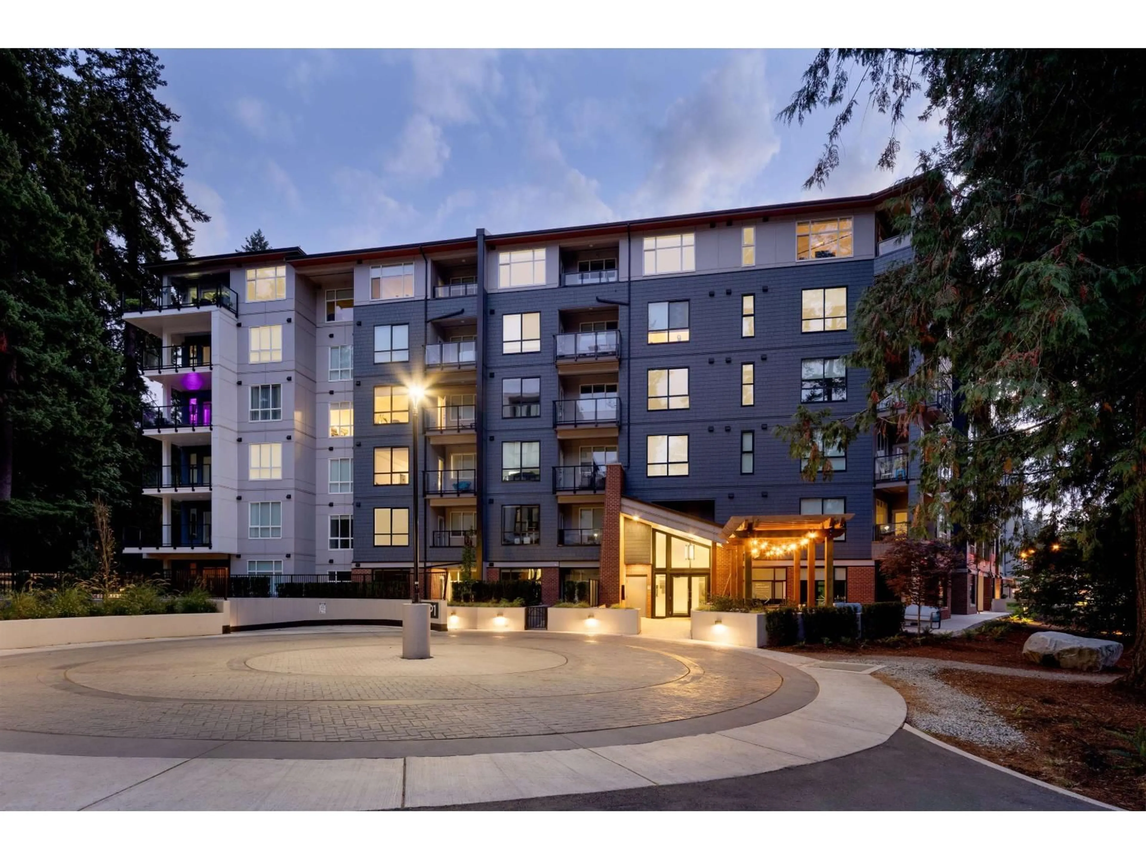 Patio, building for 412 - 3438 146A STREET, Surrey British Columbia V0V0V0