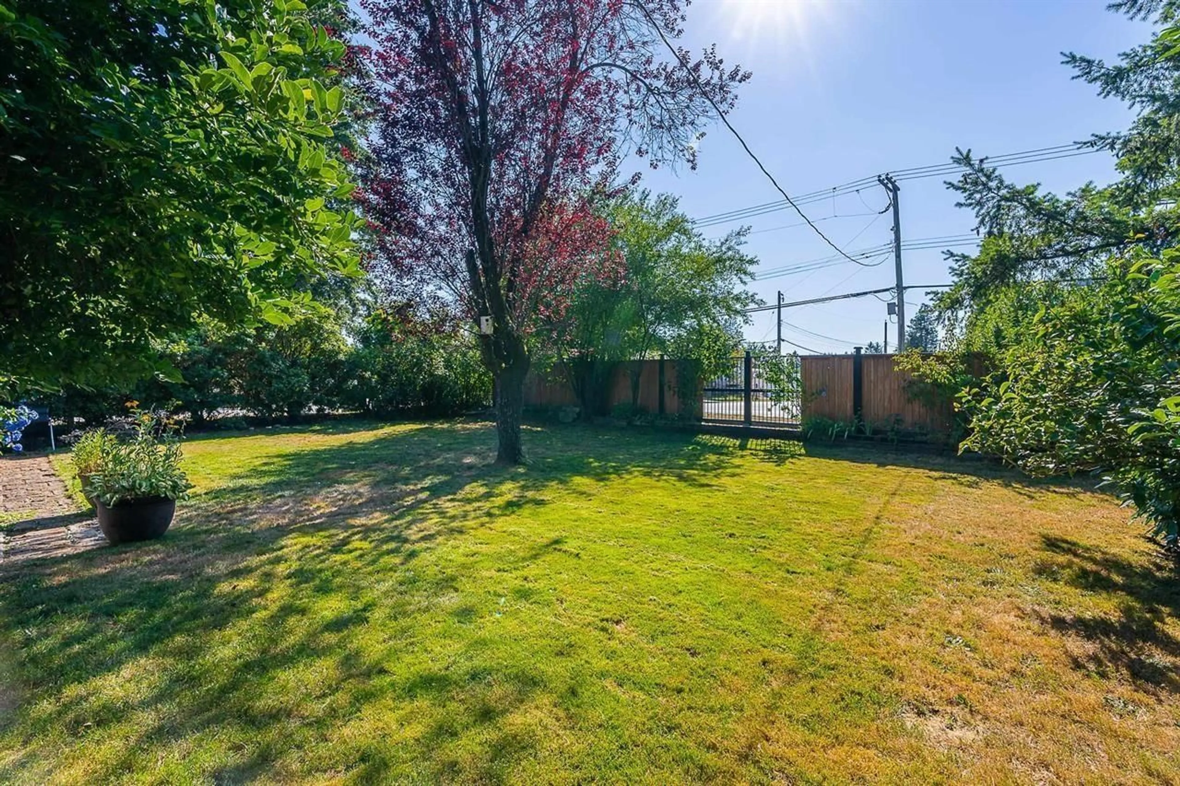 A pic from outside/outdoor area/front of a property/back of a property/a pic from drone, street for 7428 HURD STREET, Mission British Columbia V2V3H9