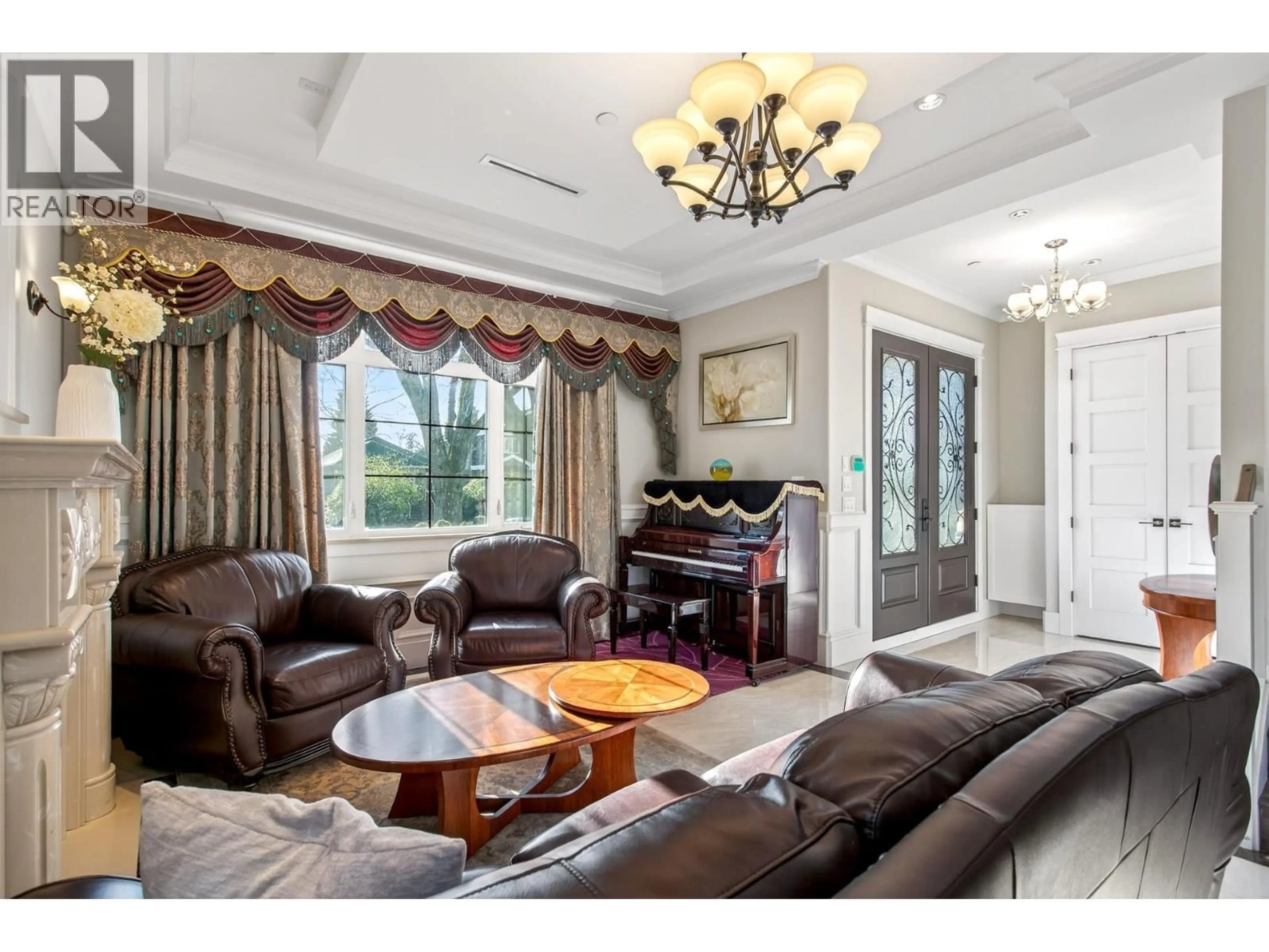 Living room with furniture, unknown for 2989 32ND AVENUE, Vancouver British Columbia V6L2B5