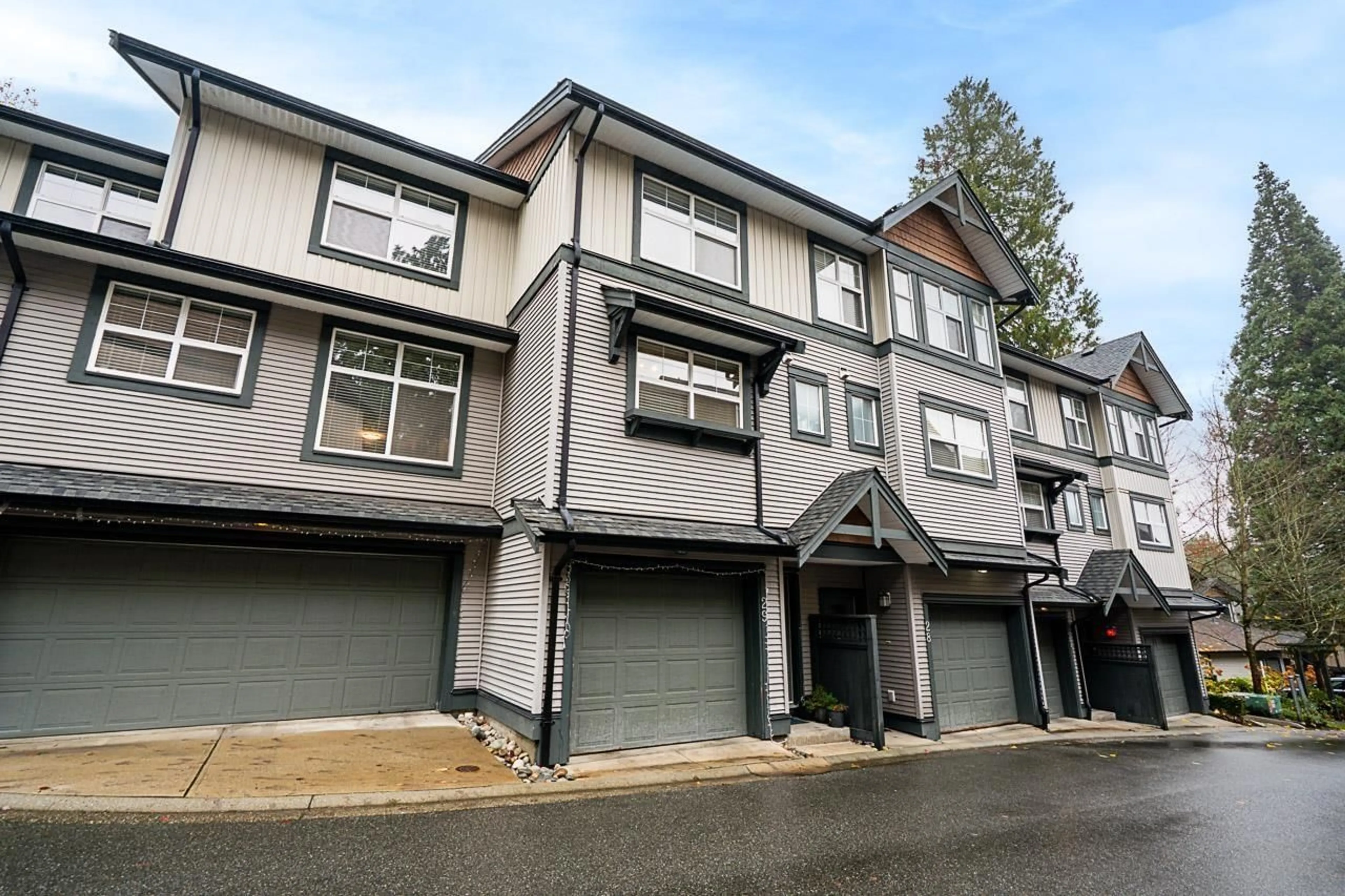 Unknown for 29 - 6123 138 STREET, Surrey British Columbia V3X1E8