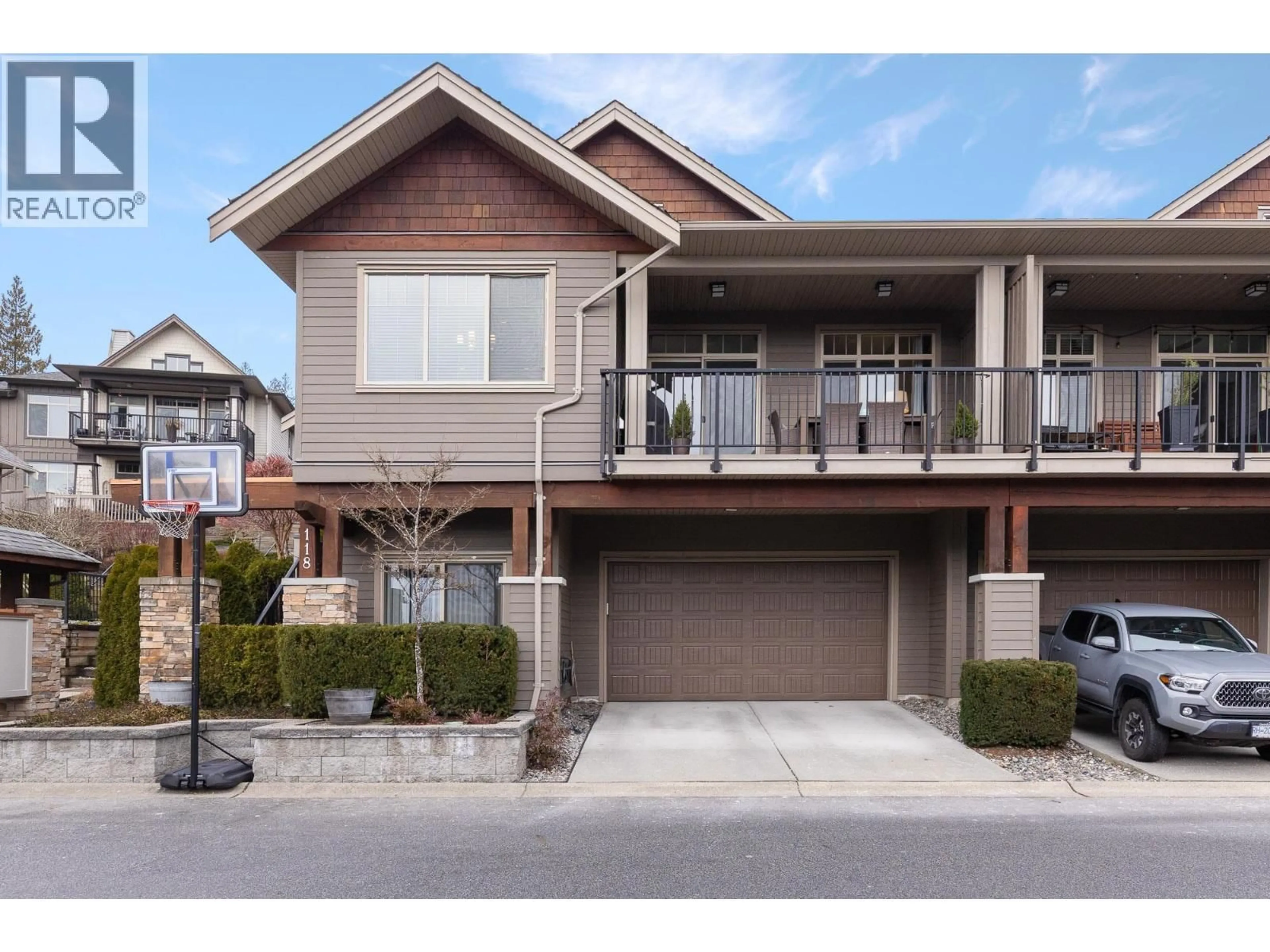 Home with vinyl exterior material, street for 118 - 3467 GISLASON AVENUE, Coquitlam British Columbia V3E0H9