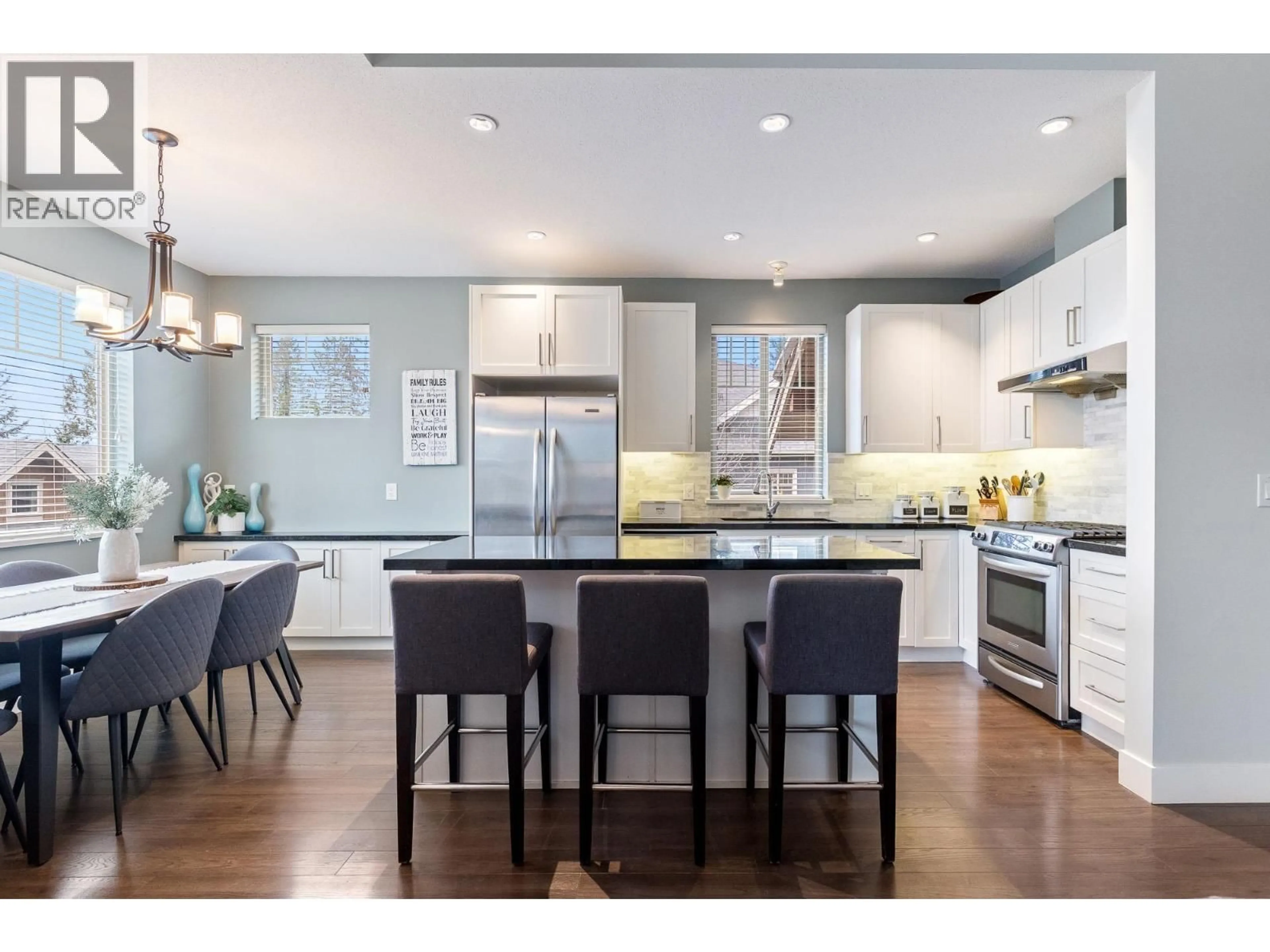 Open concept kitchen, wood/laminate floor for 118 - 3467 GISLASON AVENUE, Coquitlam British Columbia V3E0H9