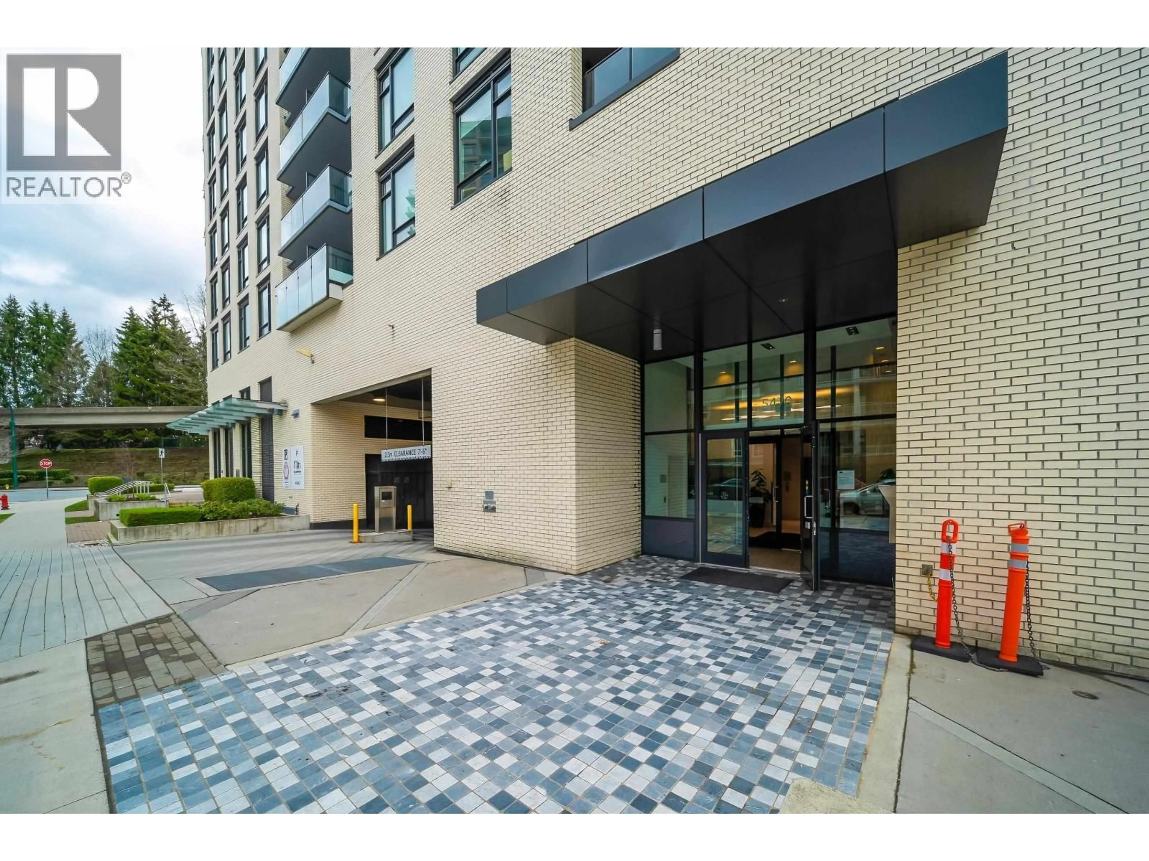 Indoor foyer for 1907 - 5470 ORMIDALE STREET, Vancouver British Columbia V5R0G6