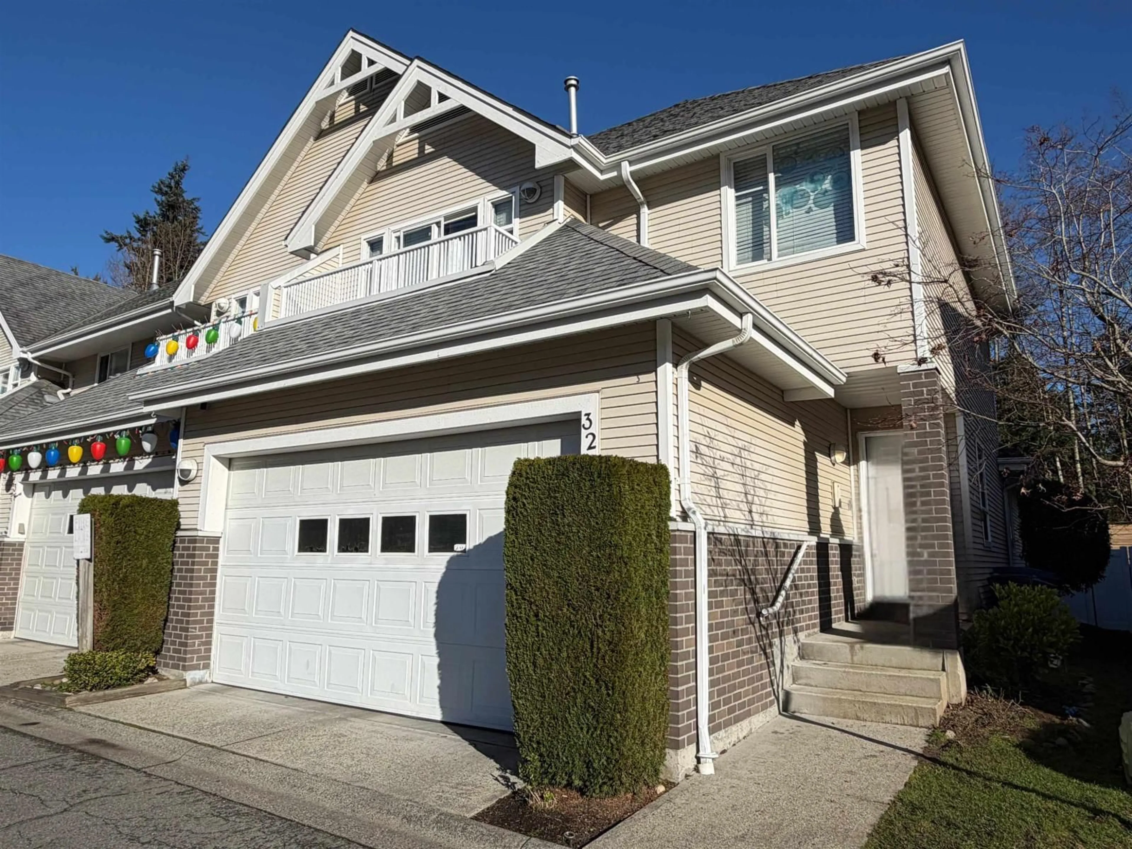 Home with vinyl exterior material, street for 32 - 13918 58 AVENUE, Surrey British Columbia V3X3N8