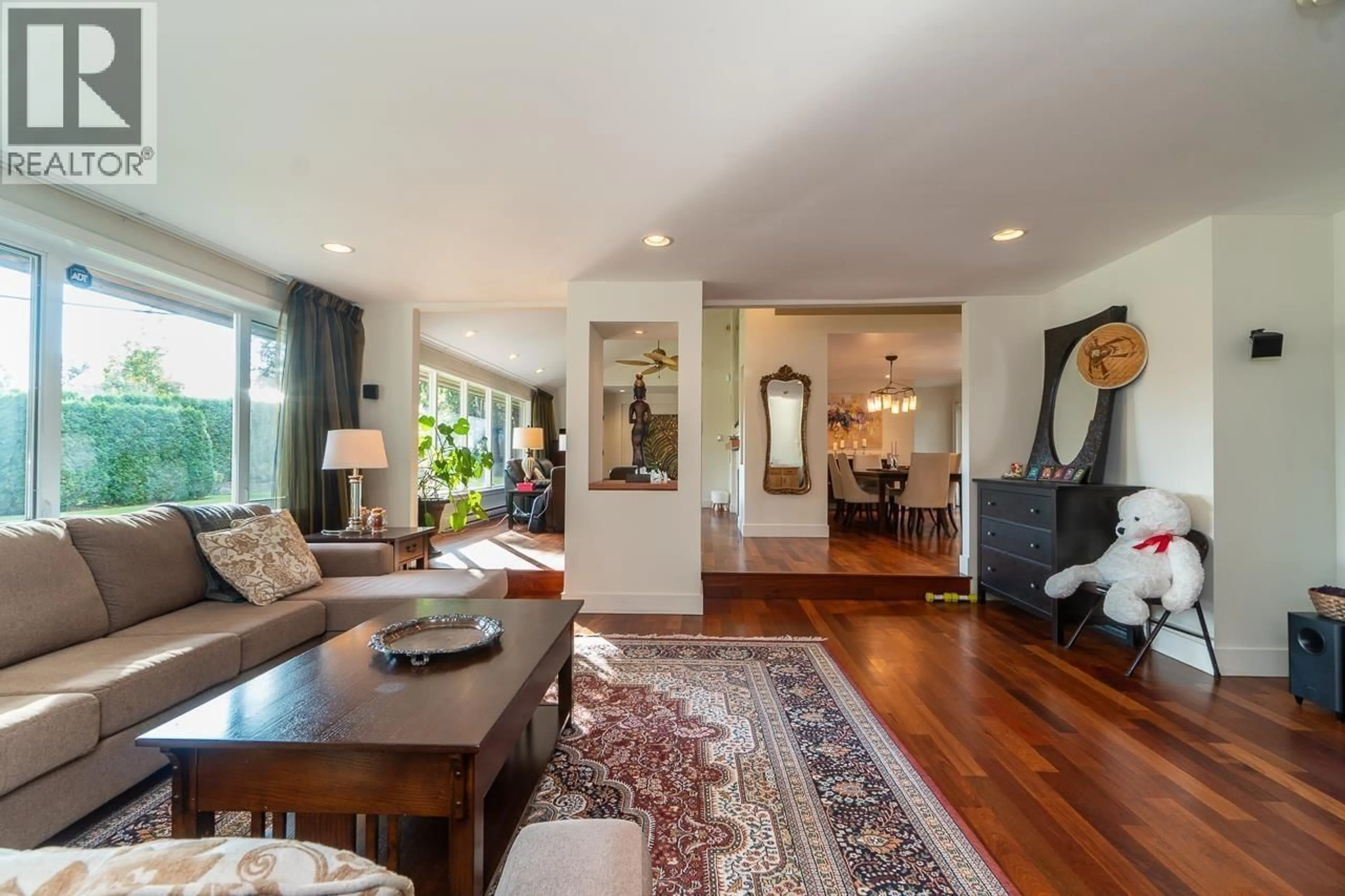 Living room with furniture, unknown for 81 MORVEN DRIVE, West Vancouver British Columbia V7S1B3