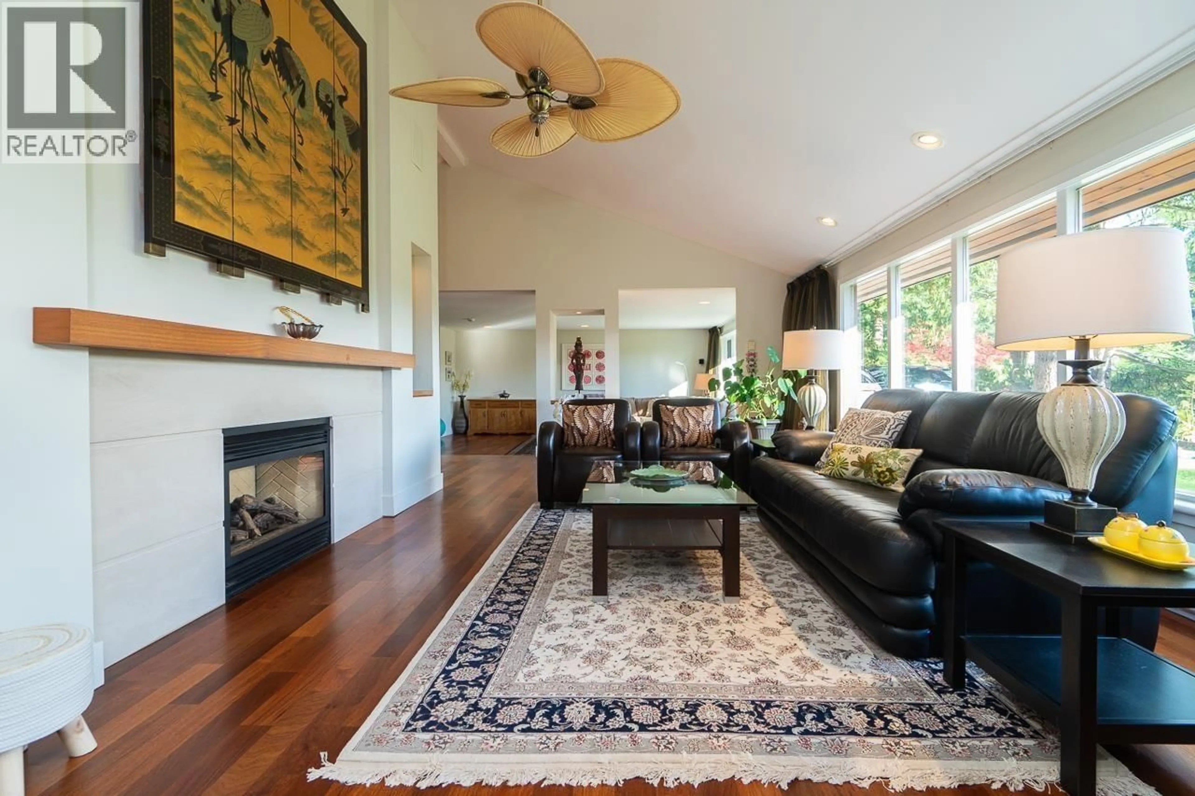 Living room with furniture, unknown for 81 MORVEN DRIVE, West Vancouver British Columbia V7S1B3