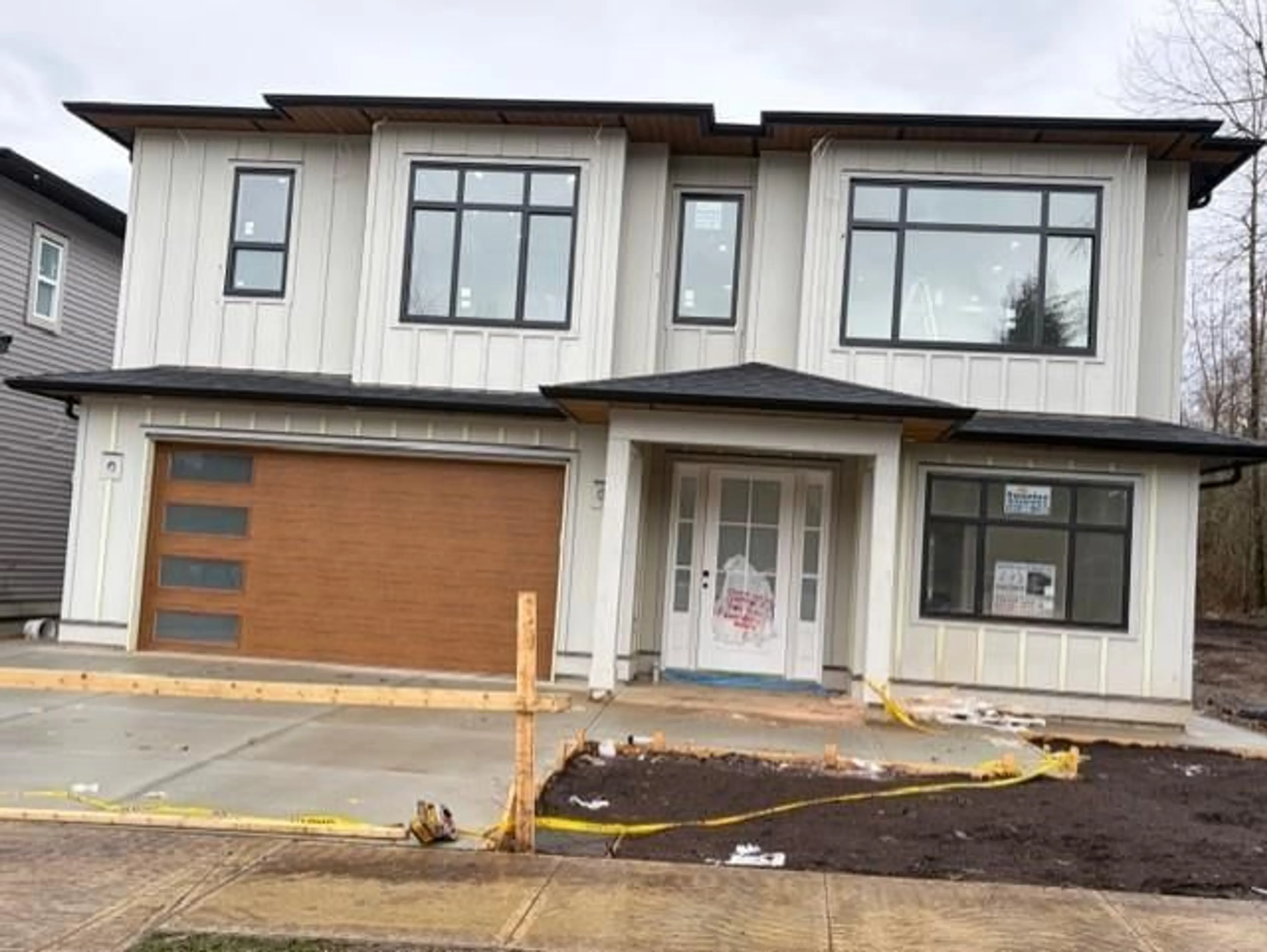 Home with vinyl exterior material, street for 8502 NOTTMAN STREET, Mission British Columbia V2V0H1
