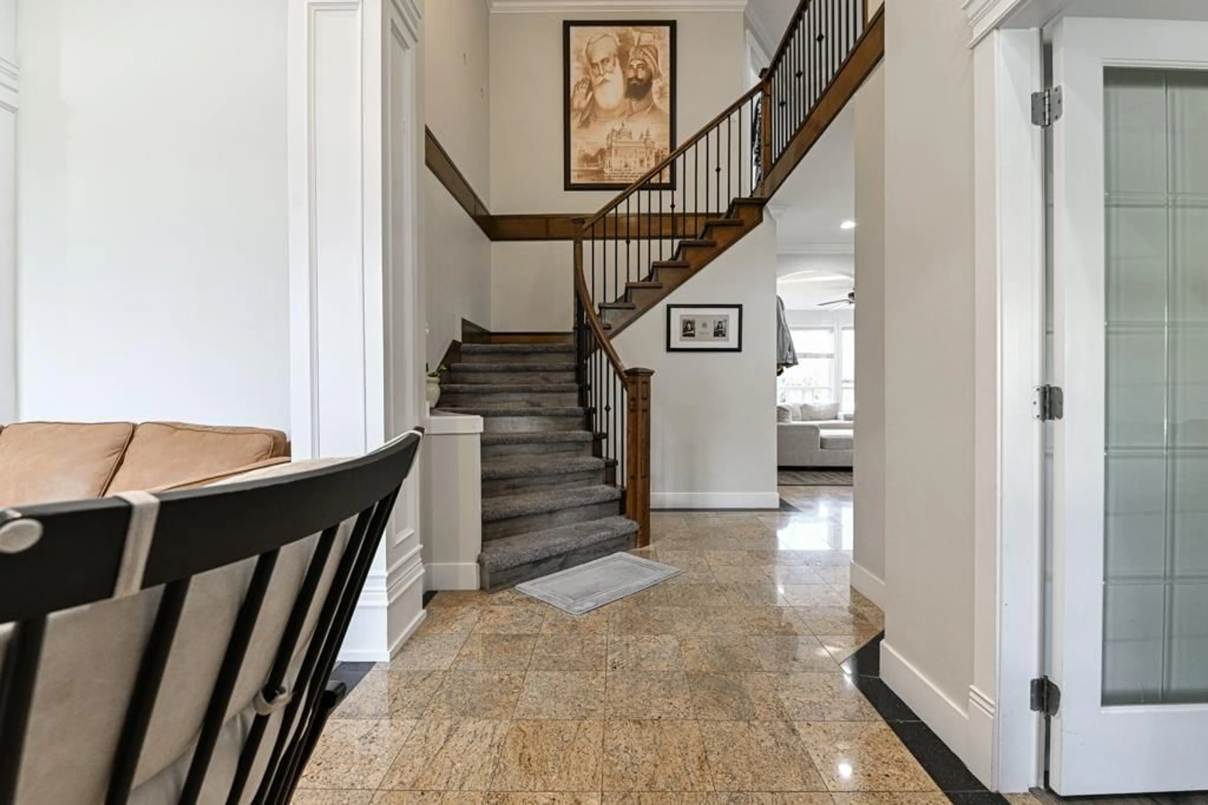 Indoor foyer for 27733 SIGNAL COURT, Abbotsford British Columbia V4X0A4