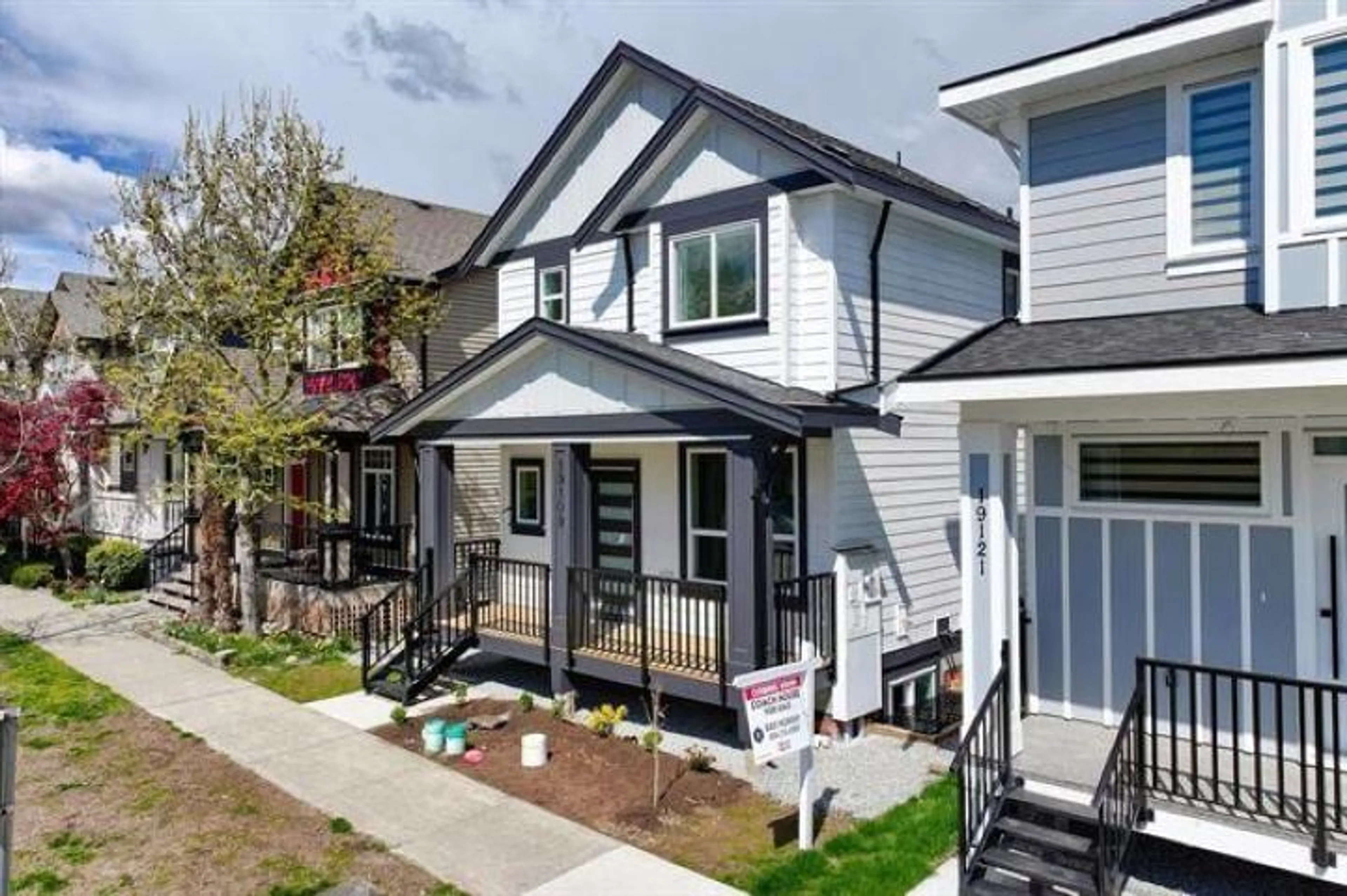 Home with vinyl exterior material, street for 19109 67 AVENUE, Surrey British Columbia V4N6A4