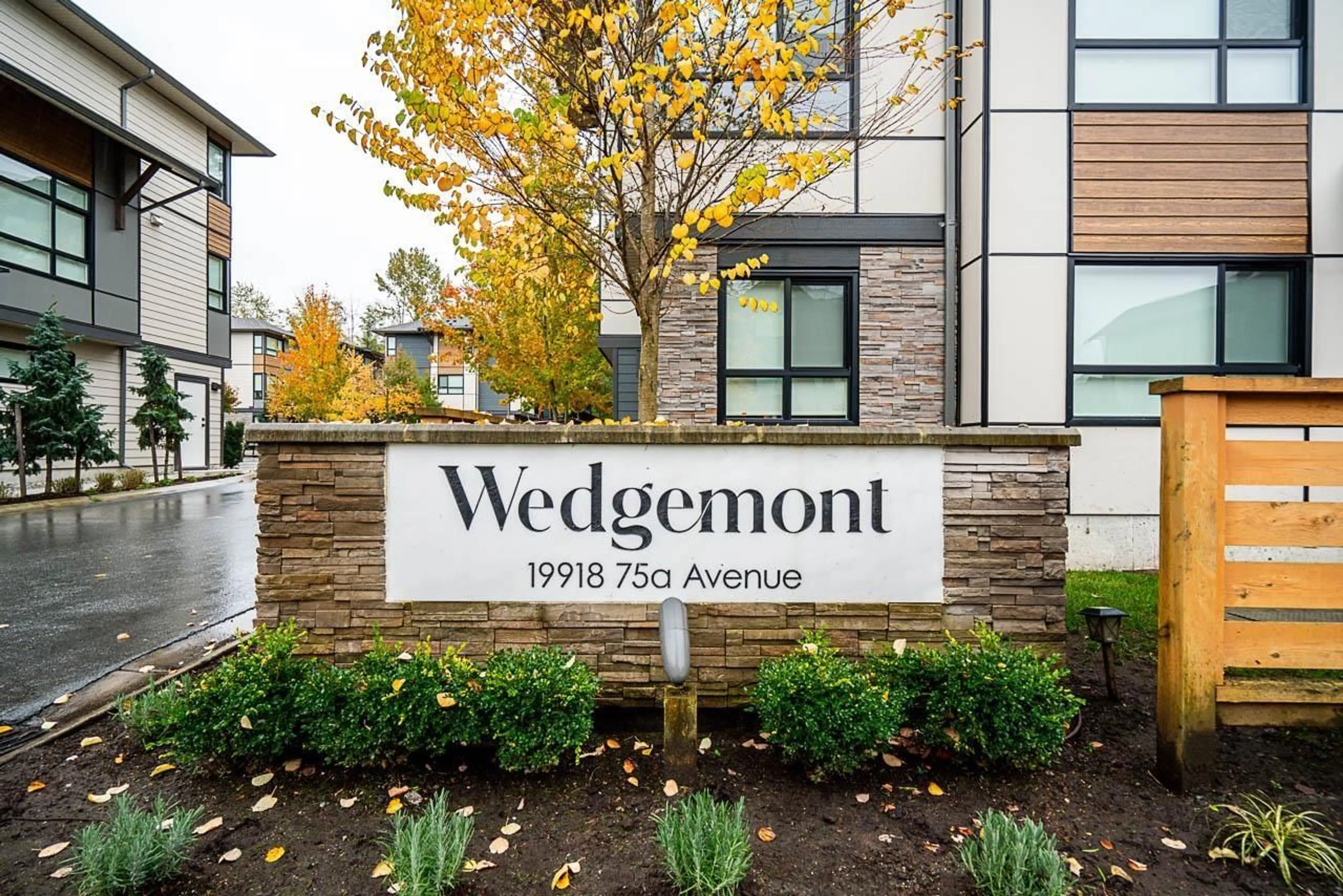 Indoor foyer for 6 - 19918 75A AVENUE, Langley British Columbia V2Y3L1