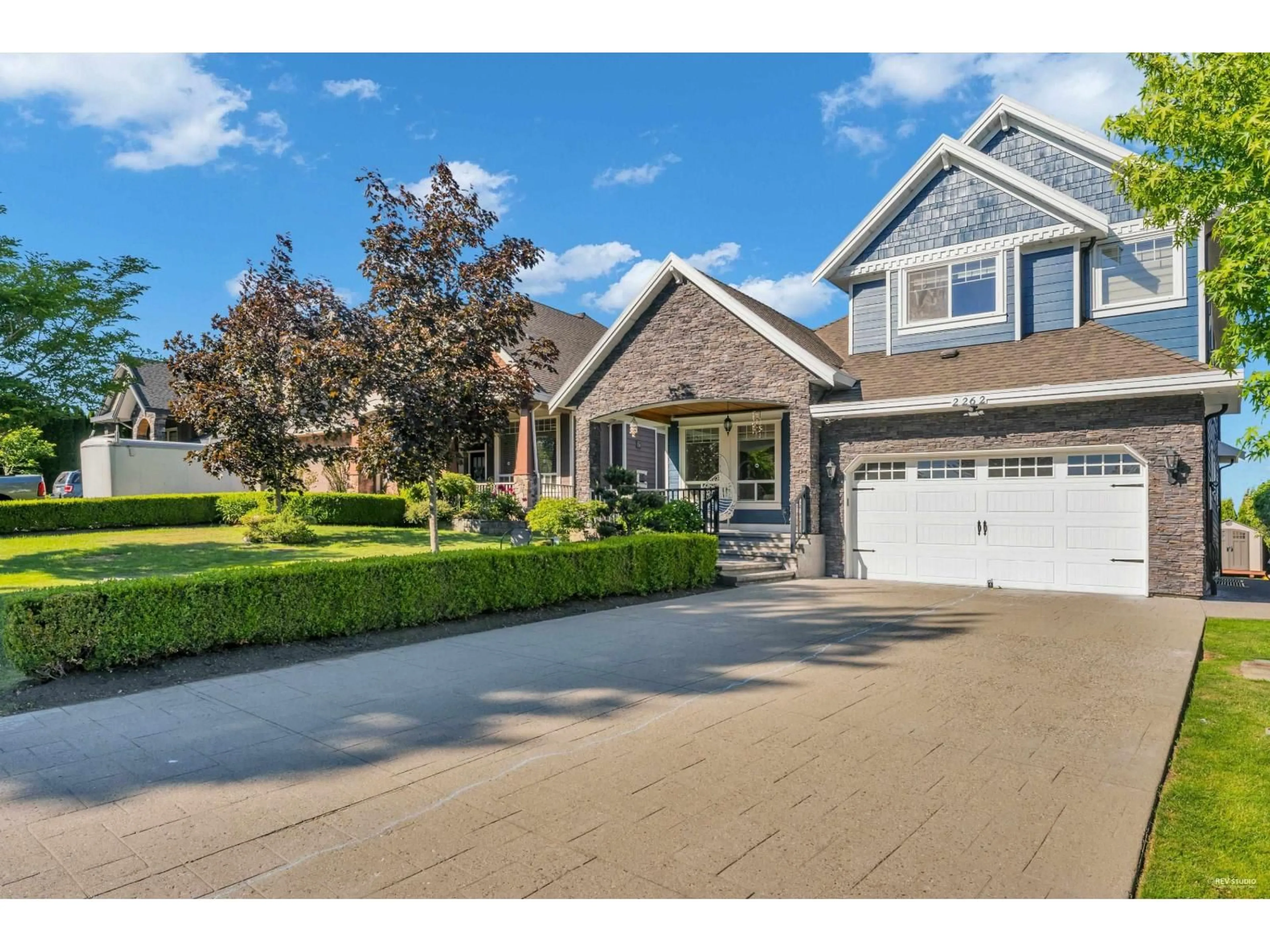 Home with vinyl exterior material, street for 2262 MADRONA PLACE, Surrey British Columbia V4A7Z4