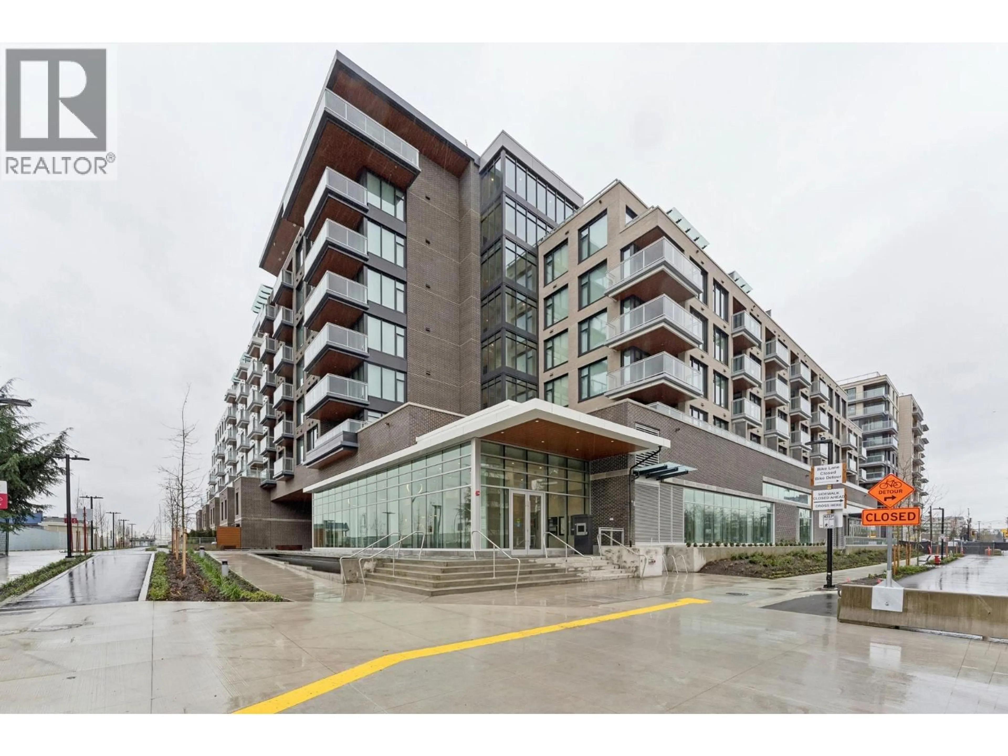 Indoor foyer for 317 - 755 HARBOURSIDE DRIVE, North Vancouver British Columbia V7P0G1
